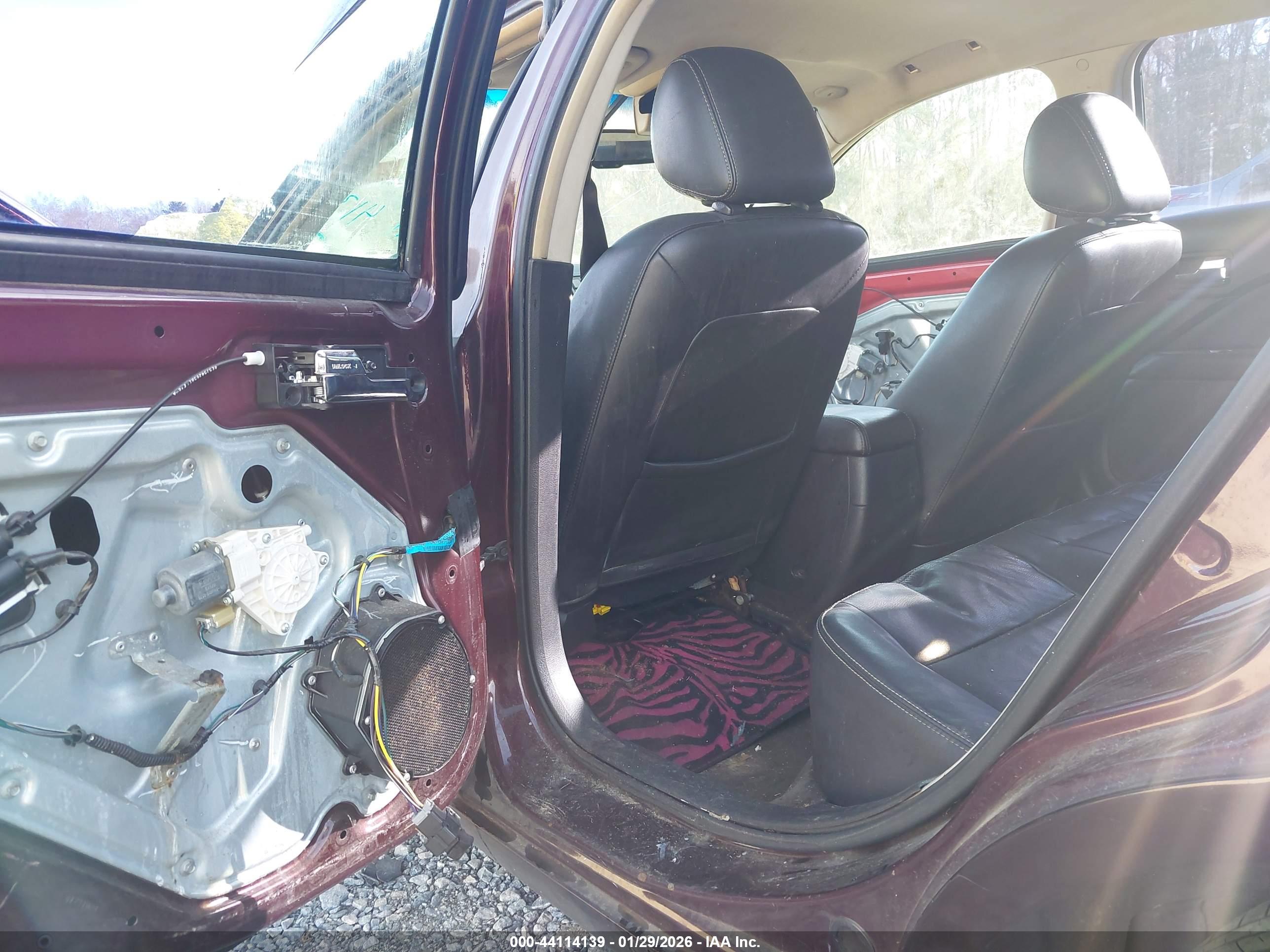FORD FUSION image 8