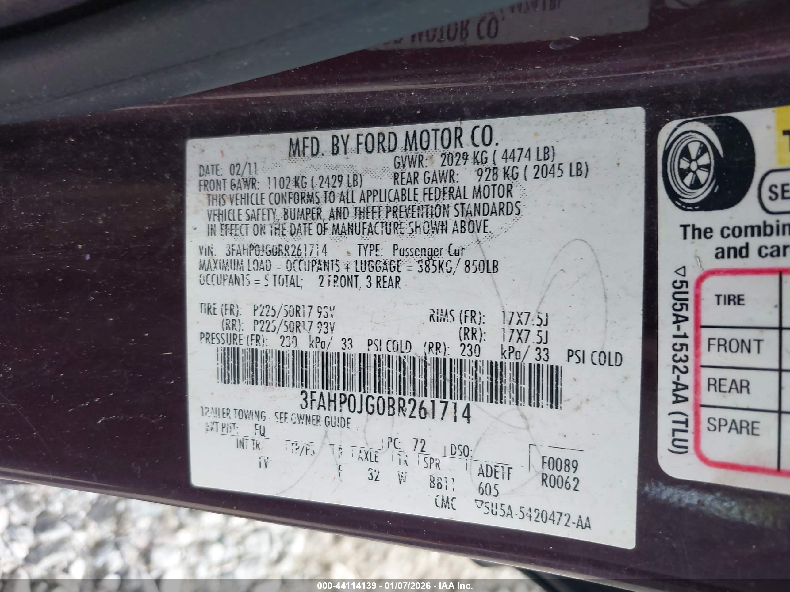 FORD FUSION image 9