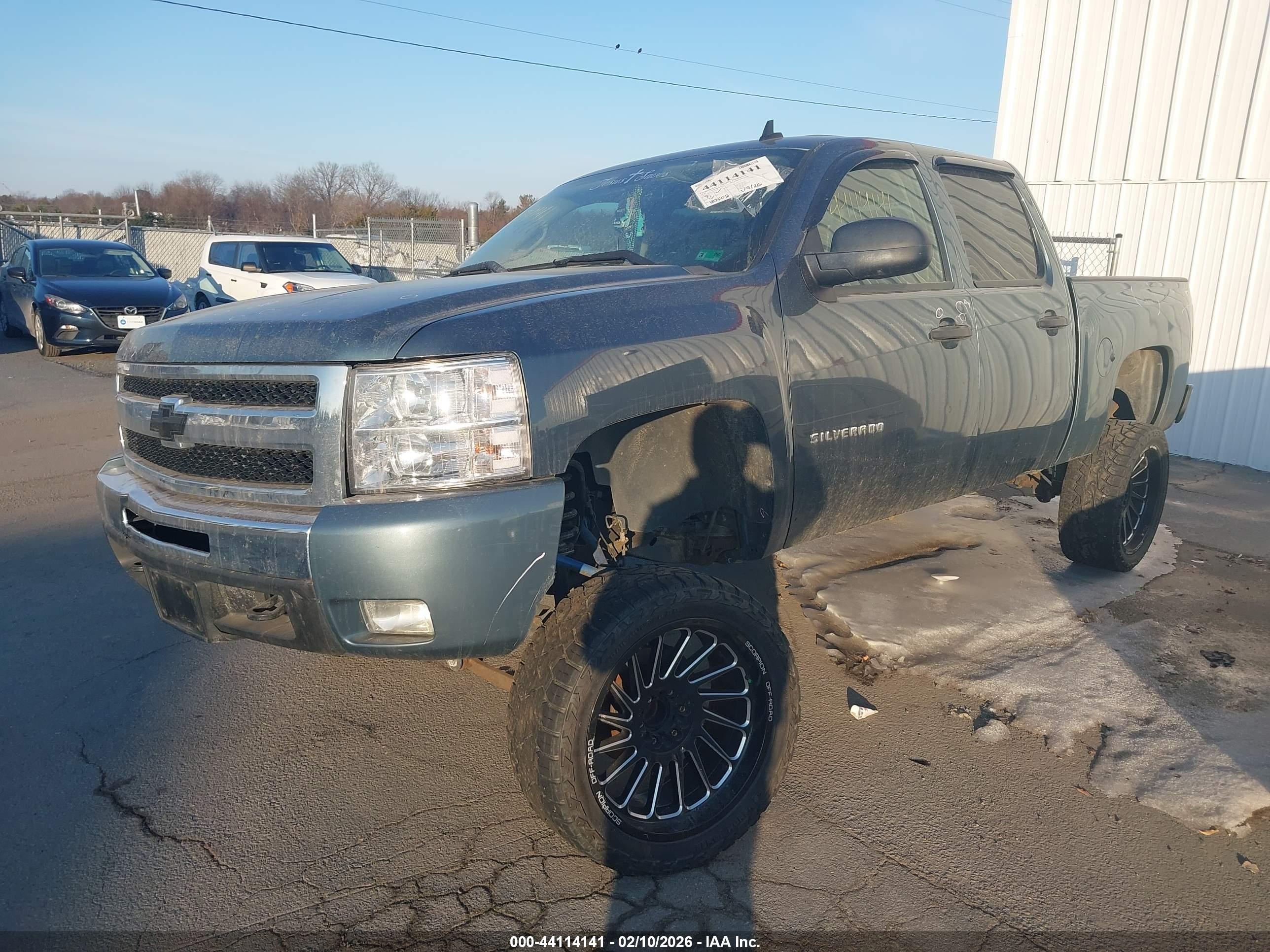 CHEVROLET SILVERADO image 2