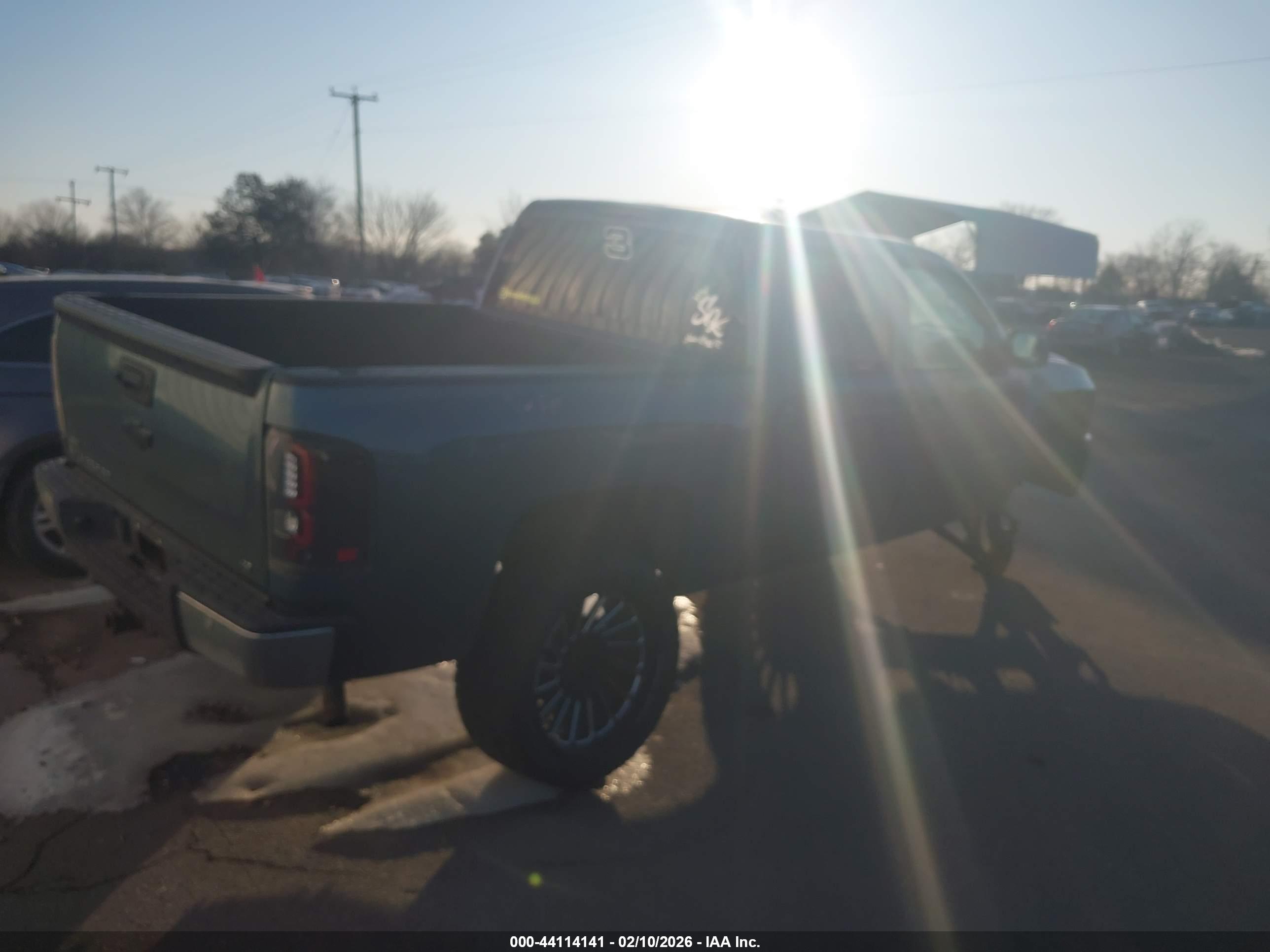 CHEVROLET SILVERADO image 4