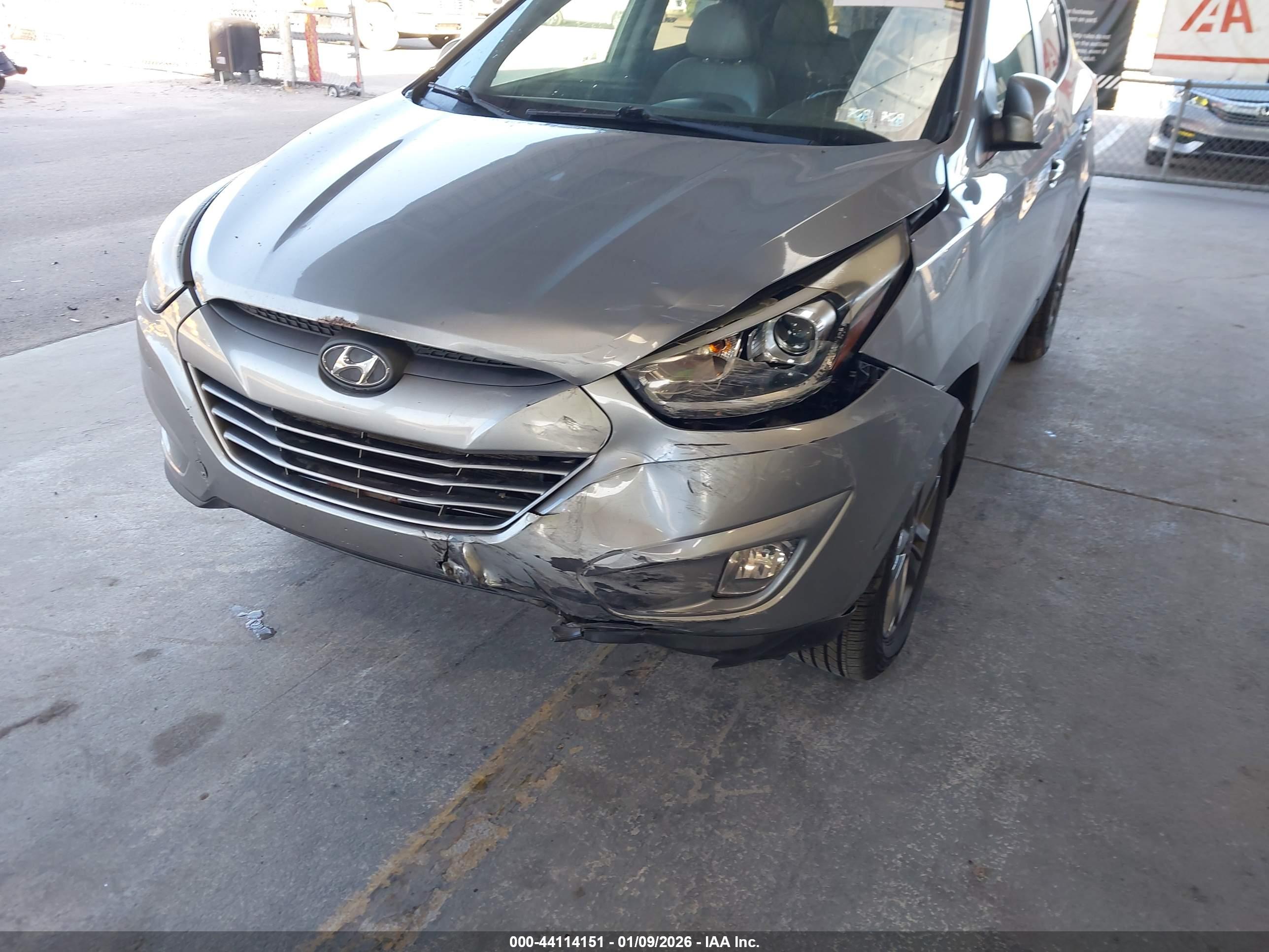 HYUNDAI TUCSON image 6