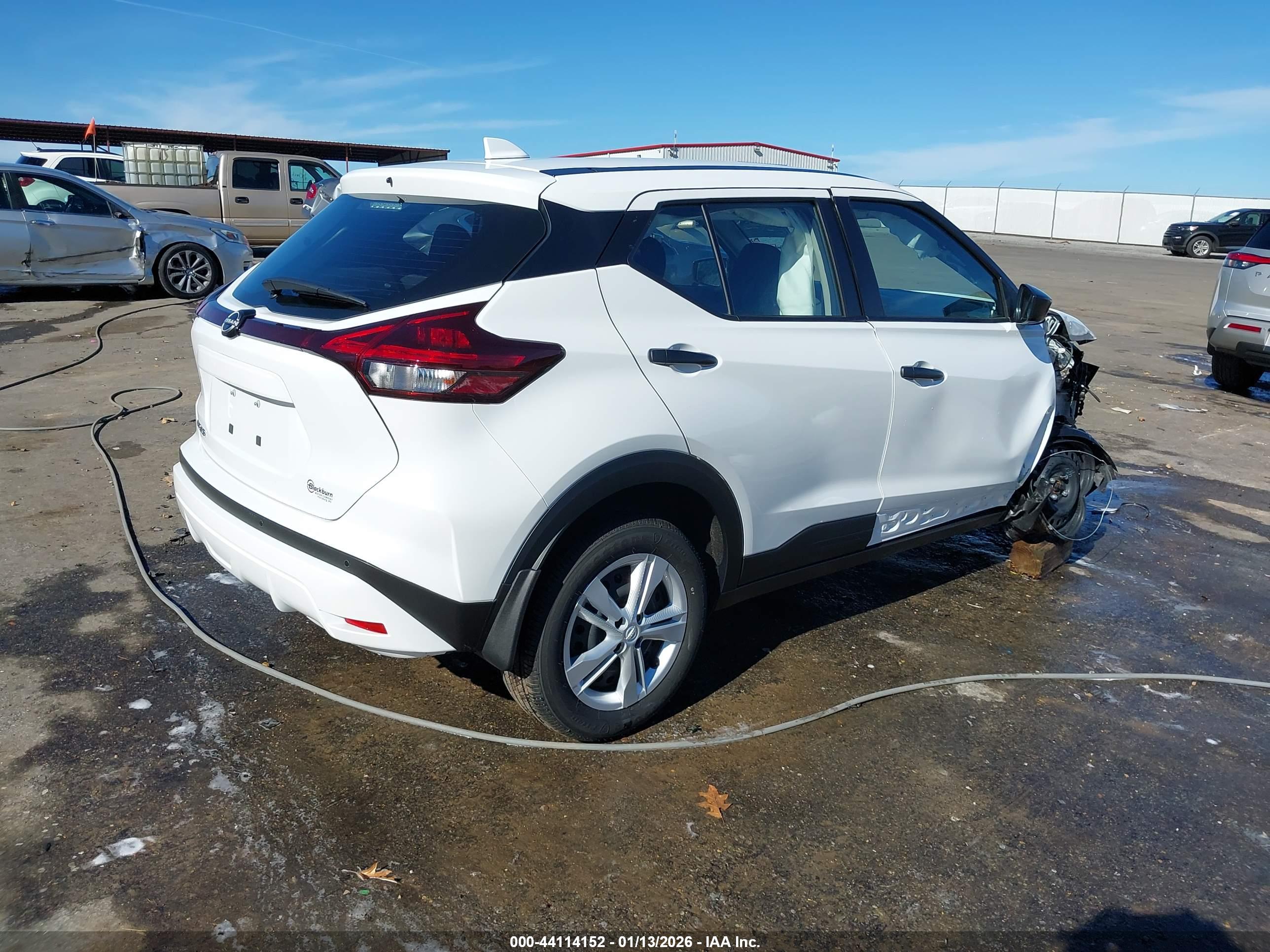 NISSAN KICKS image 4