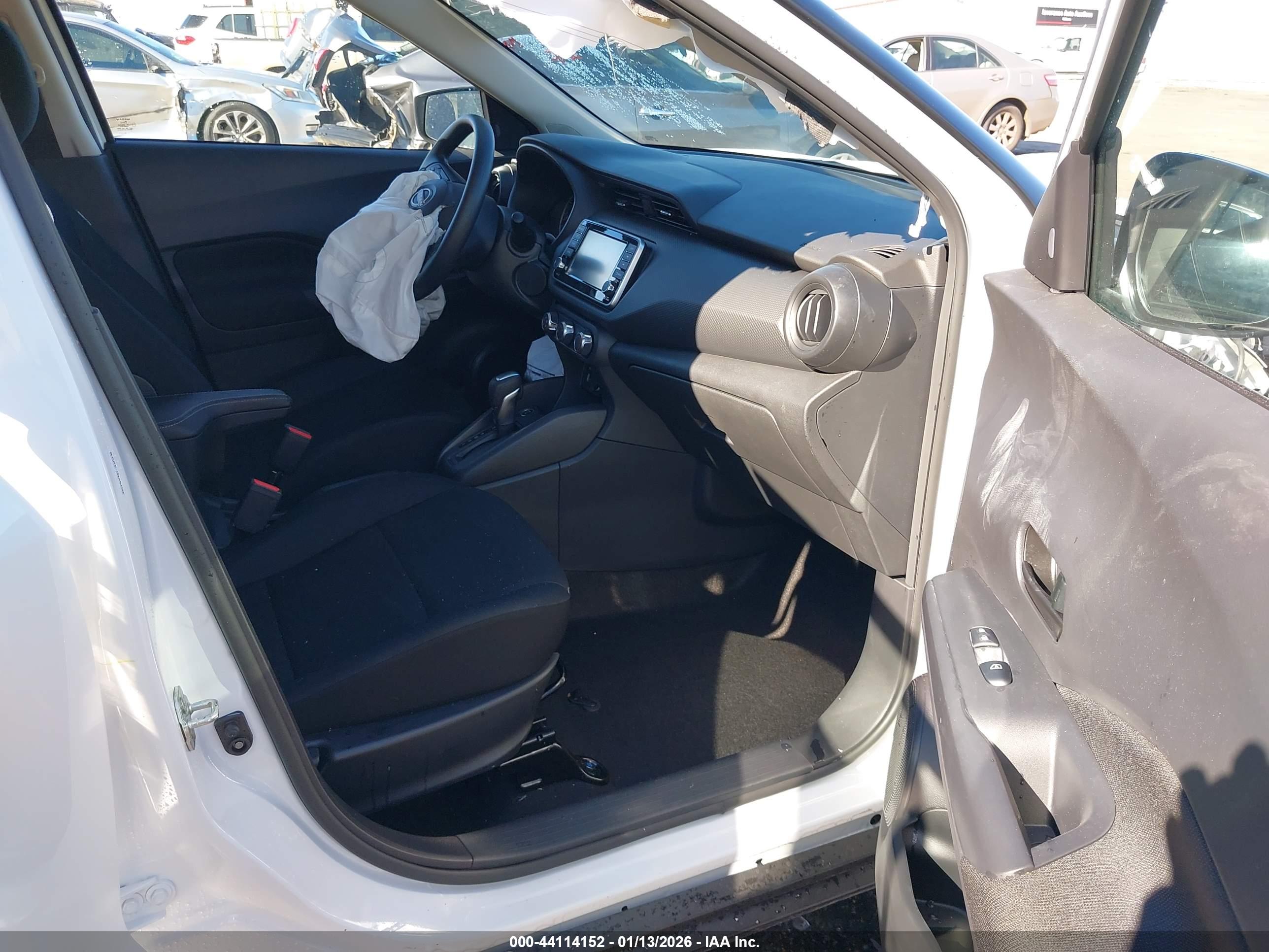 NISSAN KICKS image 5
