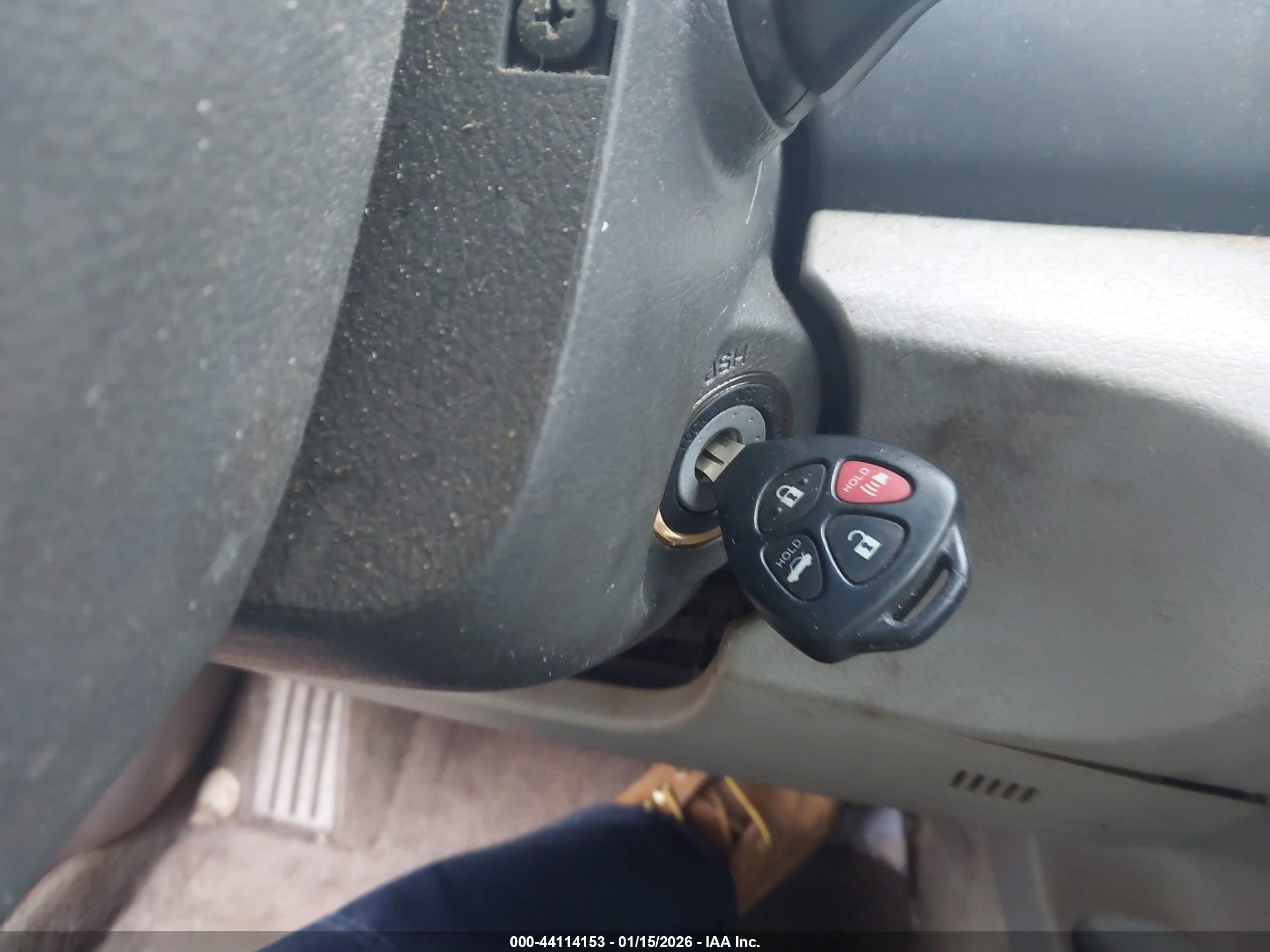 TOYOTA CAMRY image 11