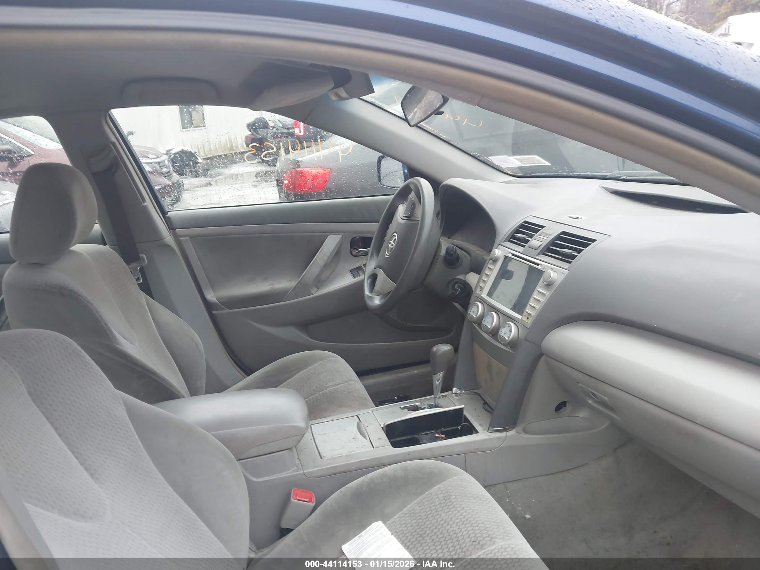 TOYOTA CAMRY image 5