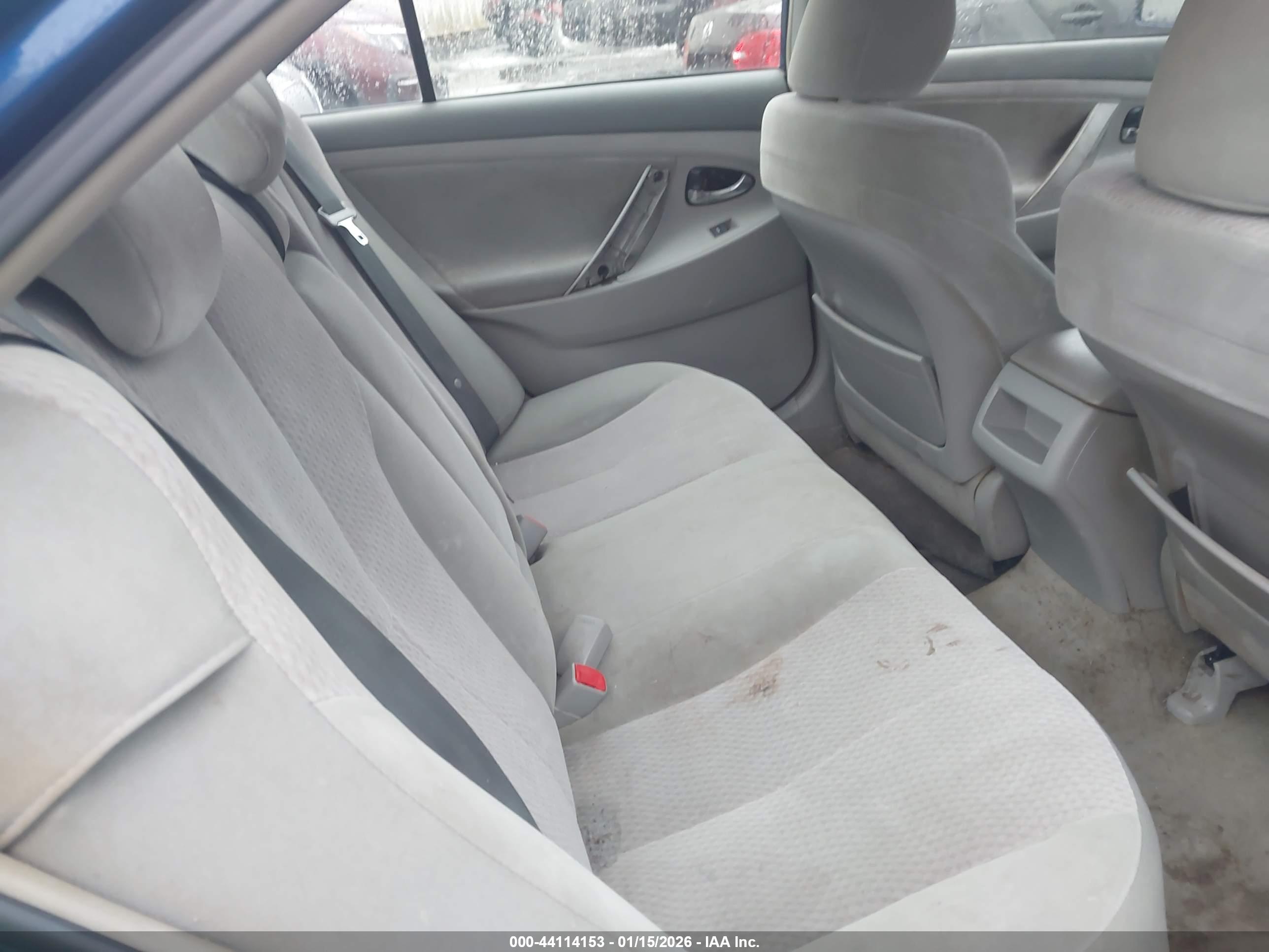 TOYOTA CAMRY image 8