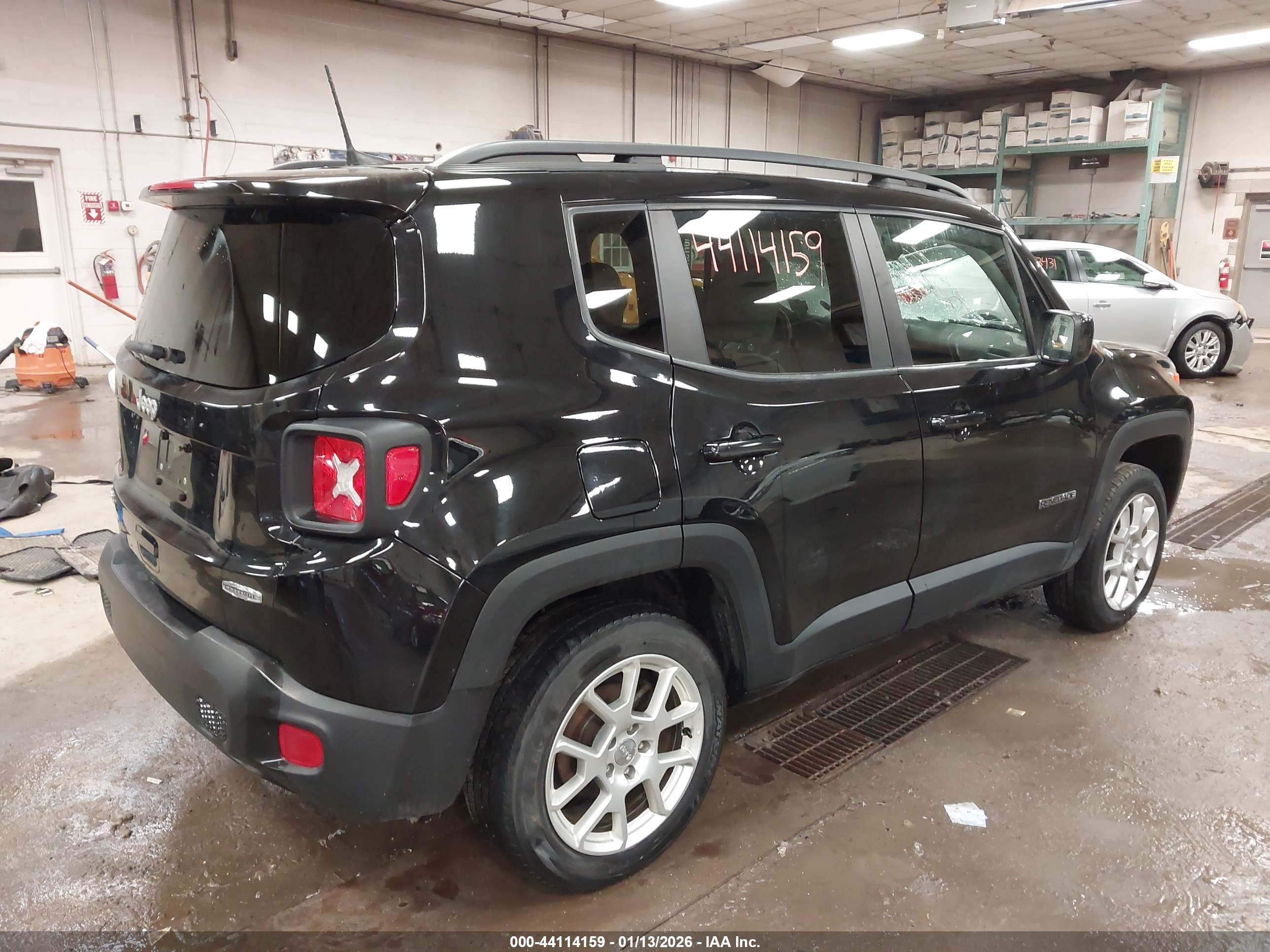 JEEP RENEGADE image 4