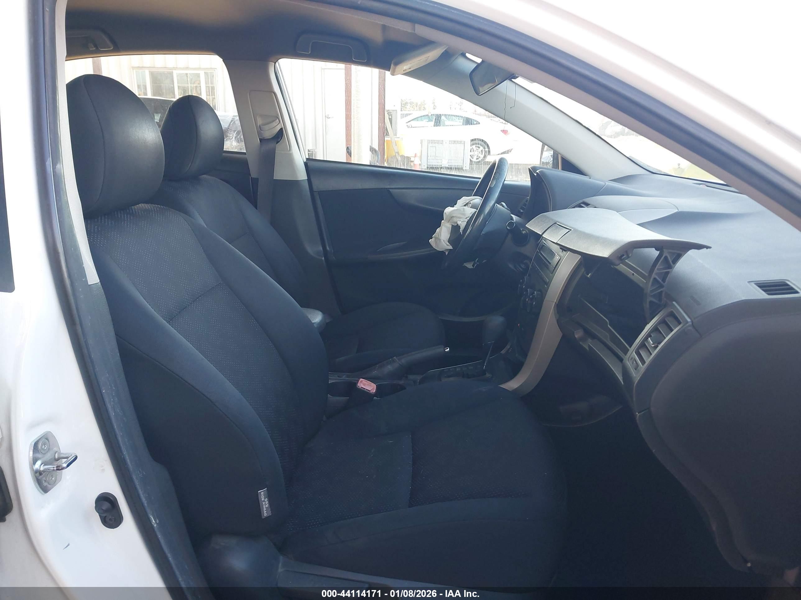 TOYOTA COROLLA image 5