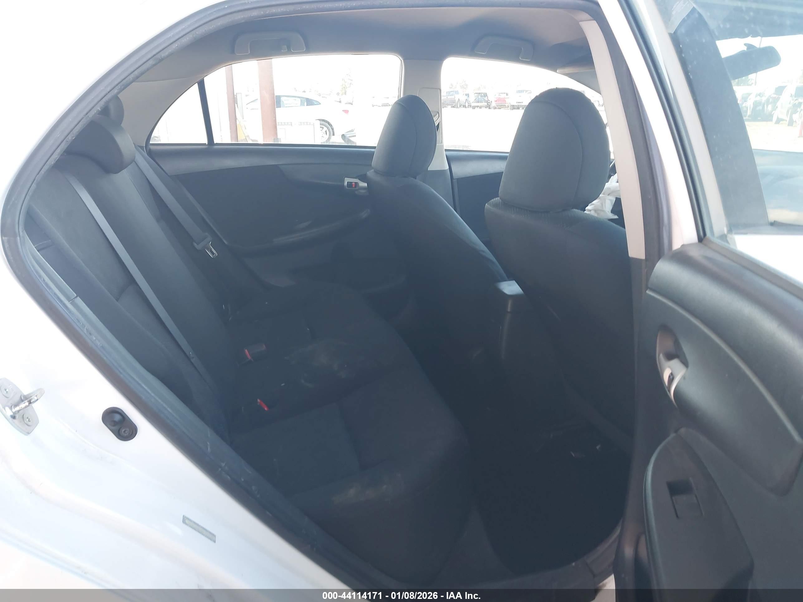 TOYOTA COROLLA image 8