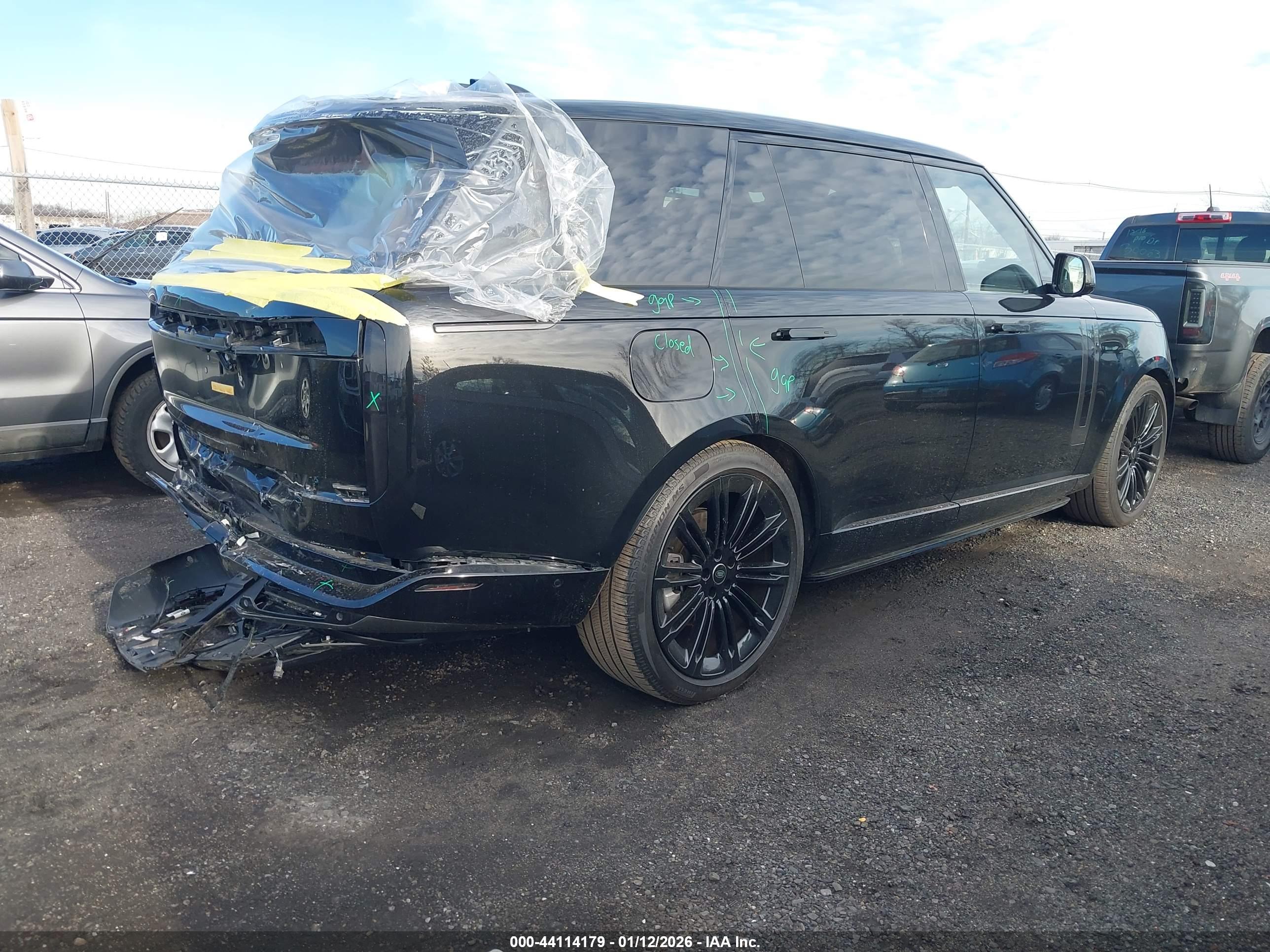 LAND ROVER image 4