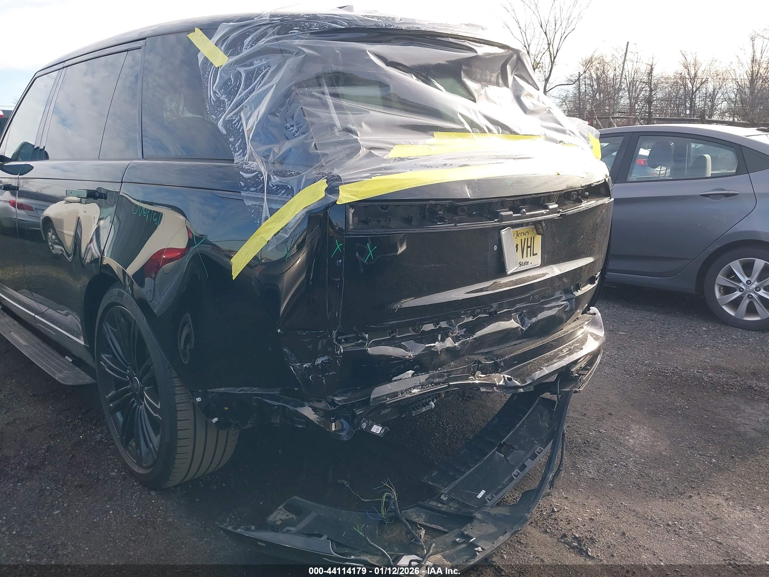 LAND ROVER image 6