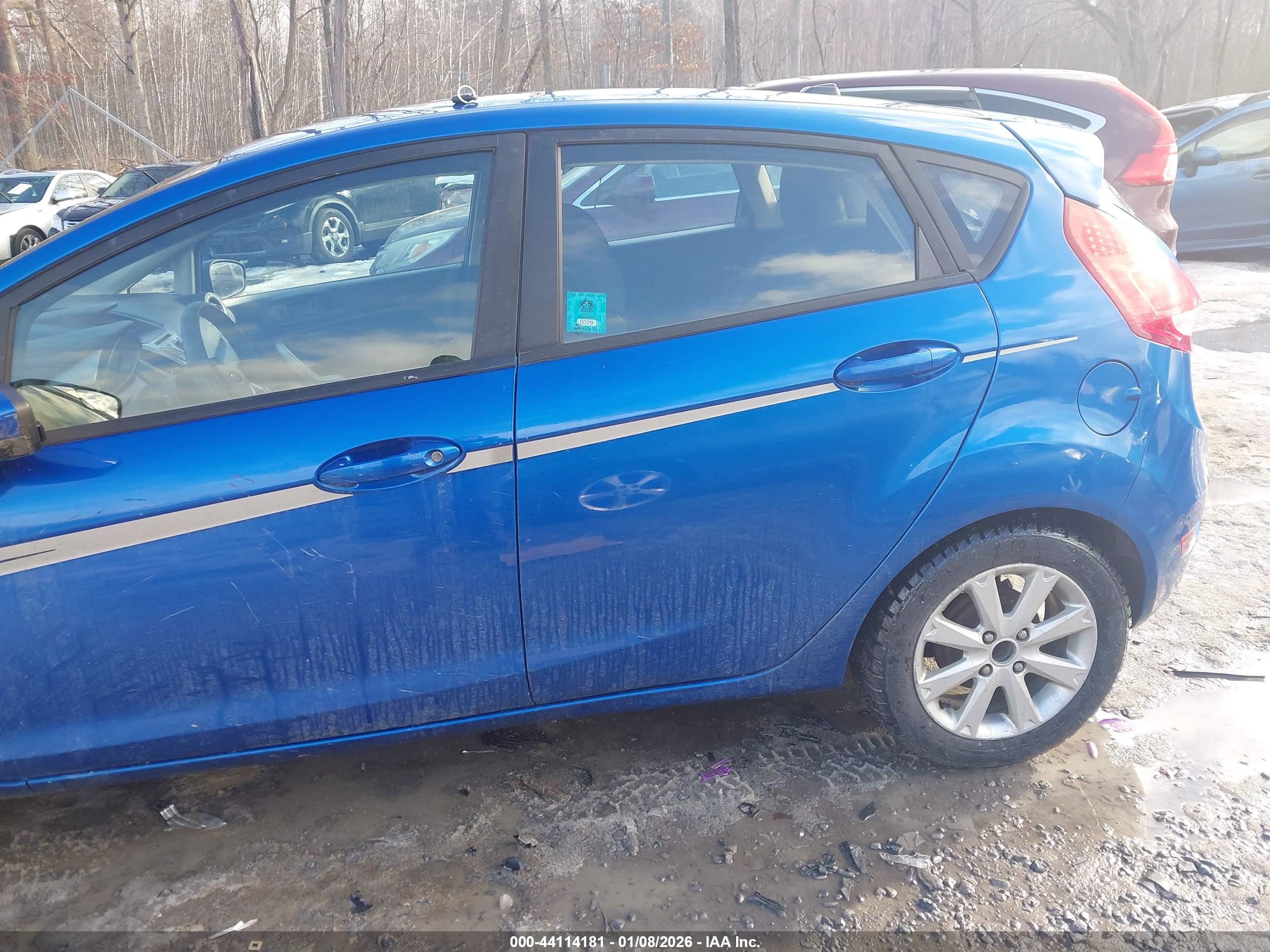 FORD FIESTA image 6