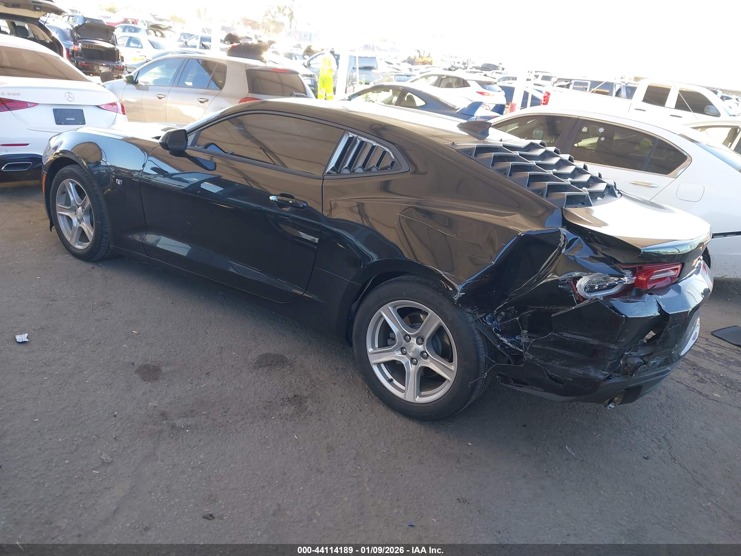 CHEVROLET CAMARO image 3