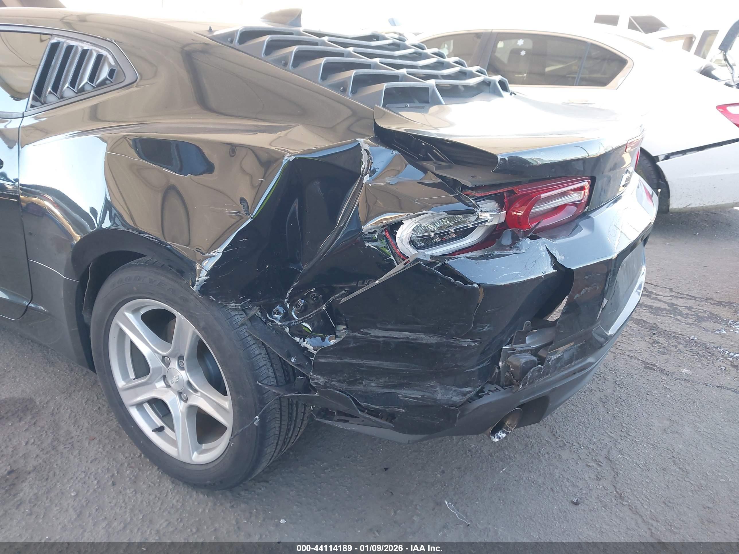 CHEVROLET CAMARO image 6