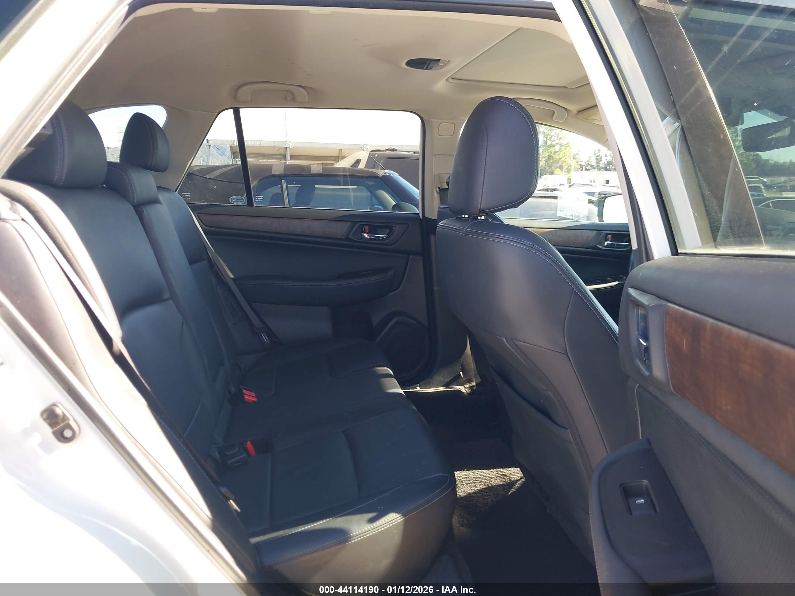 SUBARU OUTBACK image 8
