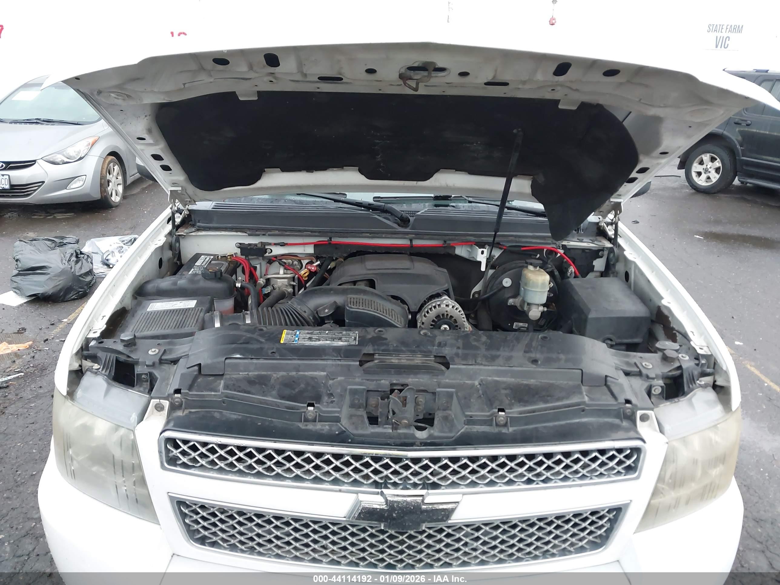 CHEVROLET TAHOE image 10