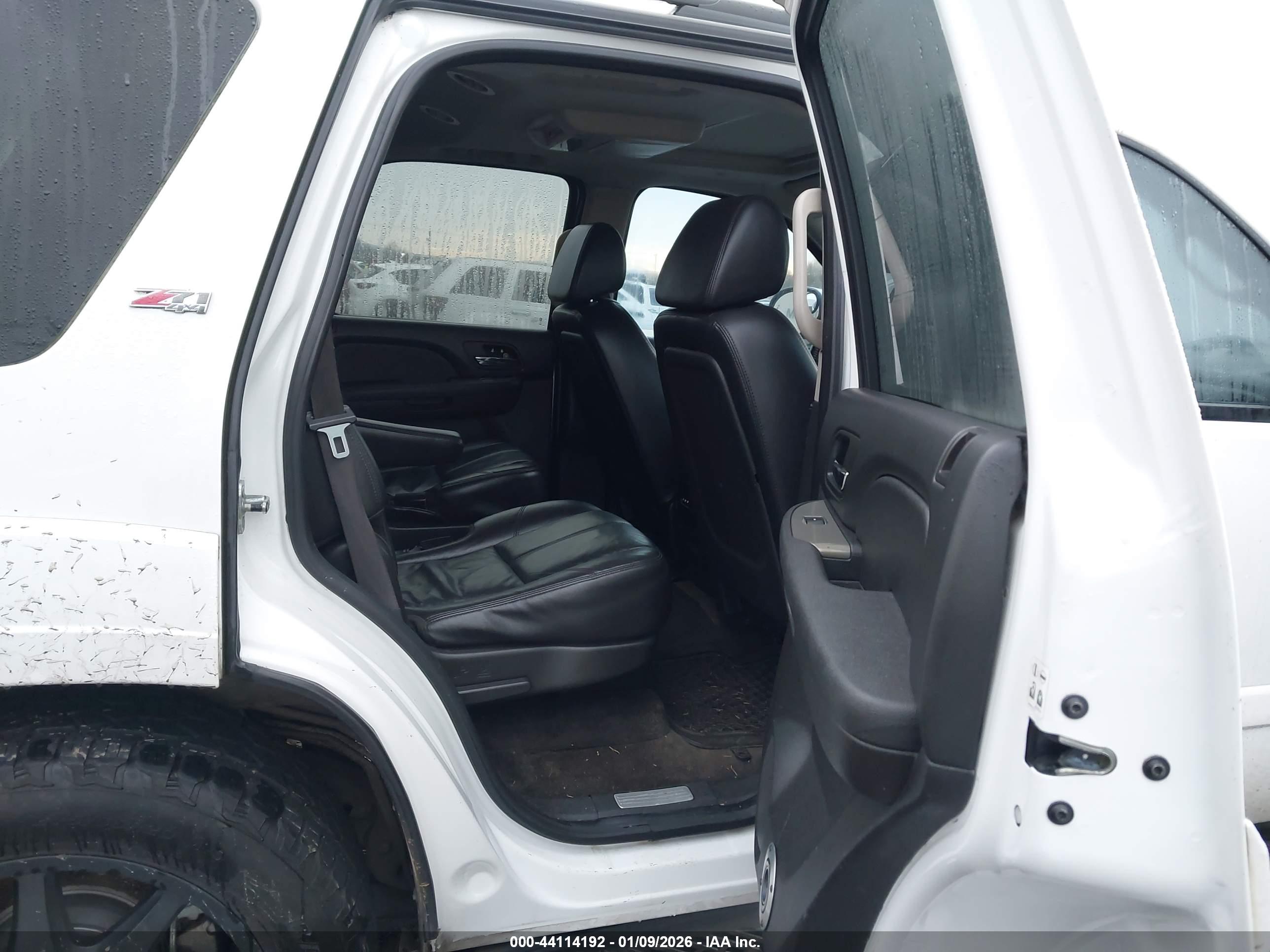 CHEVROLET TAHOE image 8