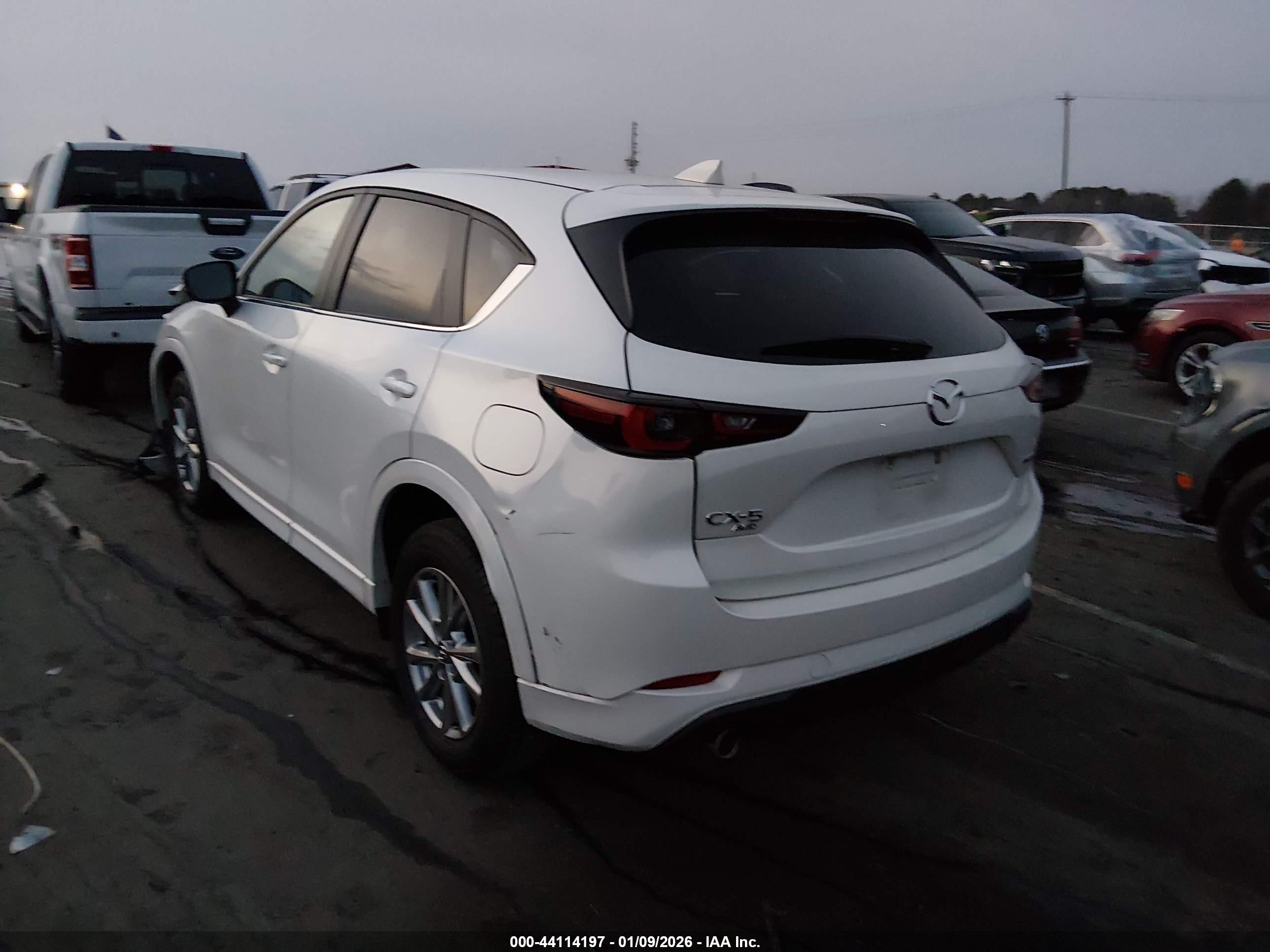 MAZDA CX-5 image 3