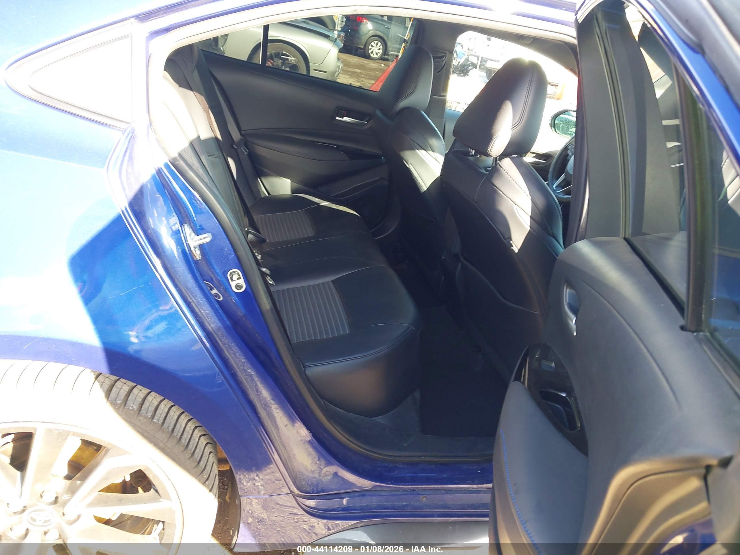 TOYOTA COROLLA image 8