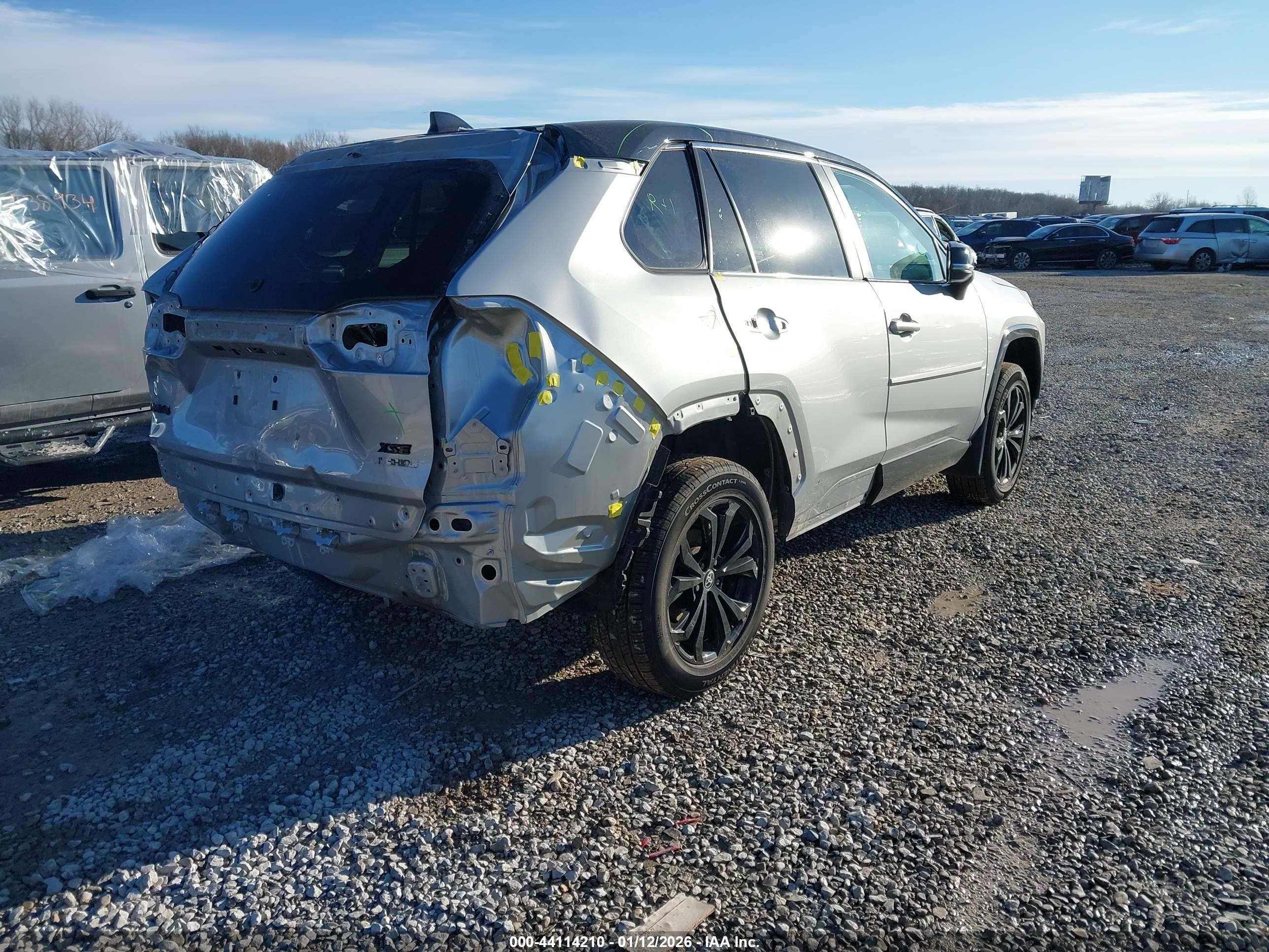 TOYOTA RAV4 image 4