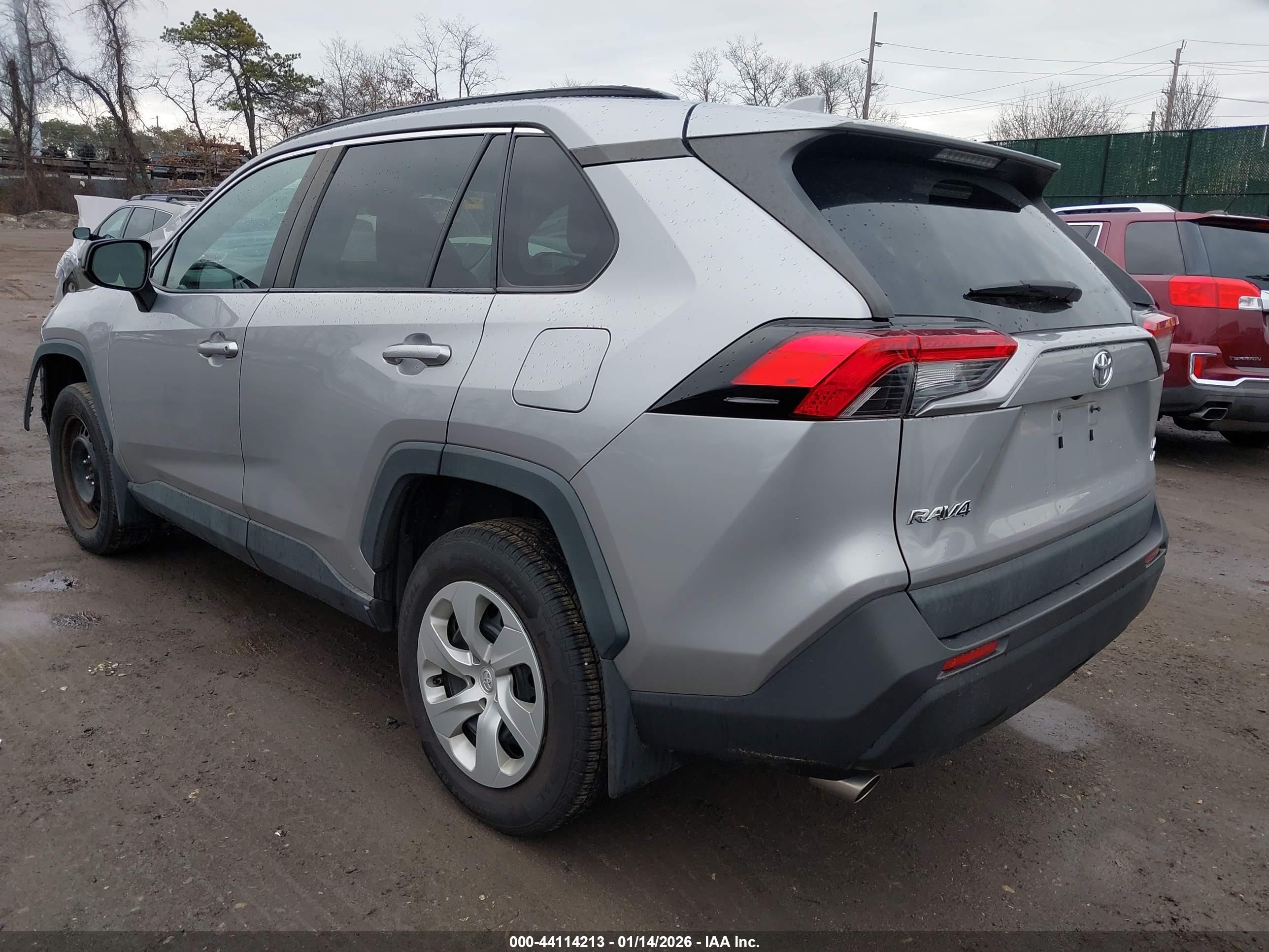 TOYOTA RAV4 image 3
