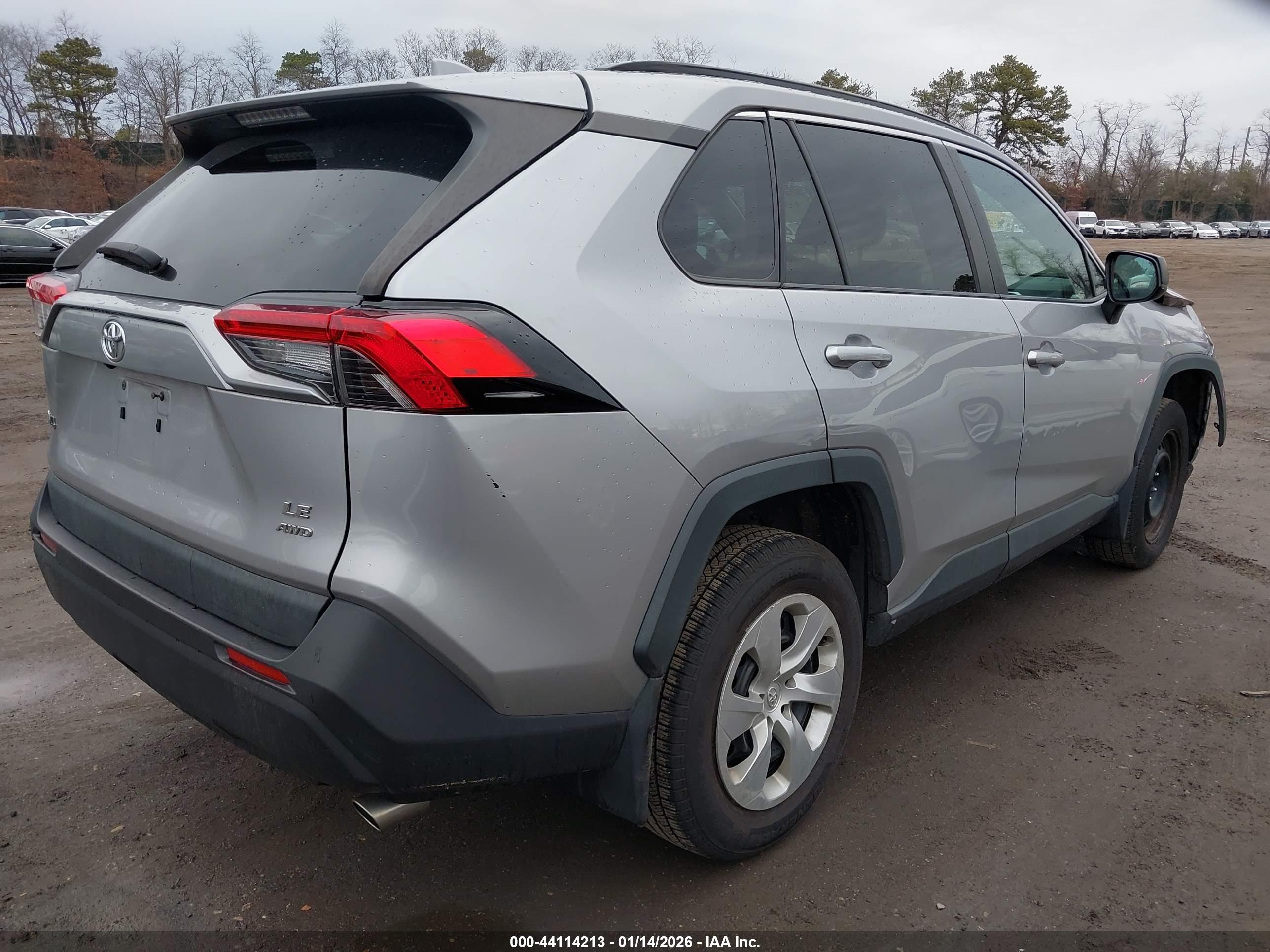 TOYOTA RAV4 image 4