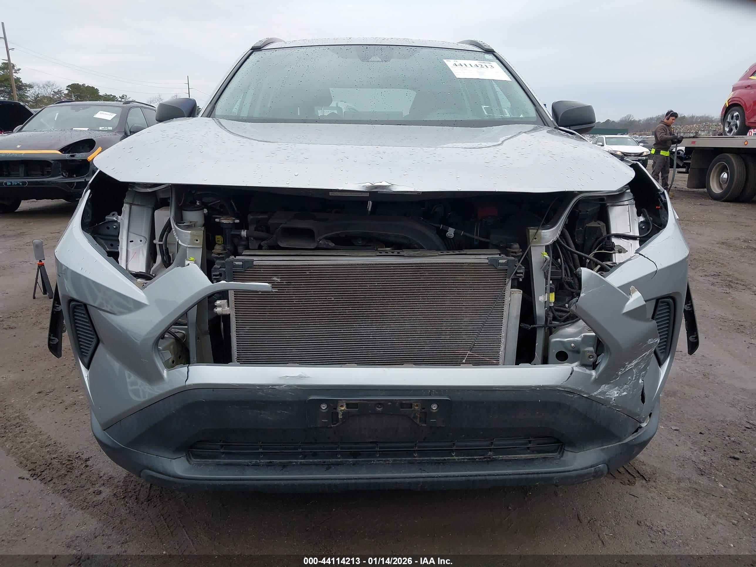 TOYOTA RAV4 image 6