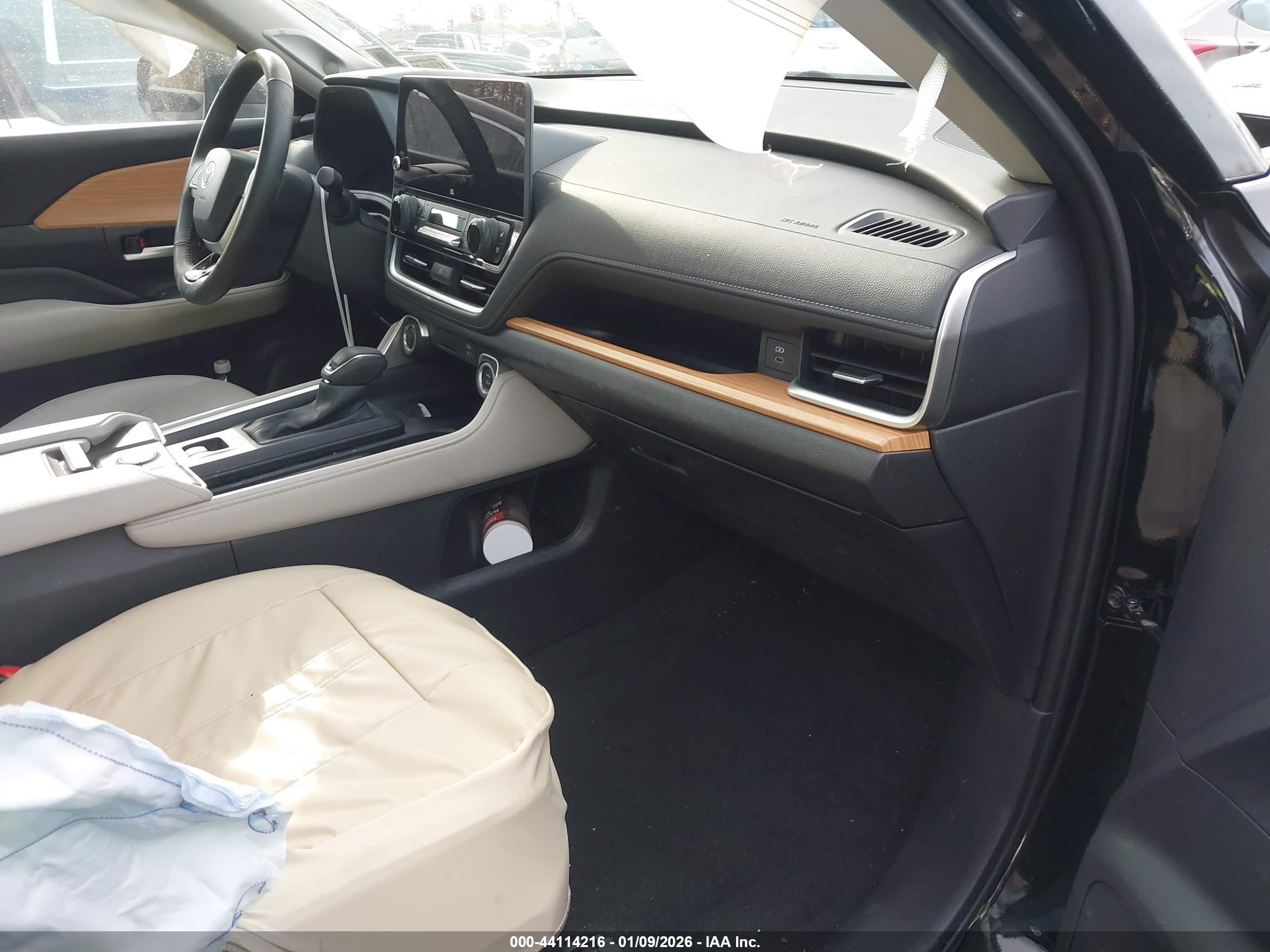 TOYOTA GRAND image 5