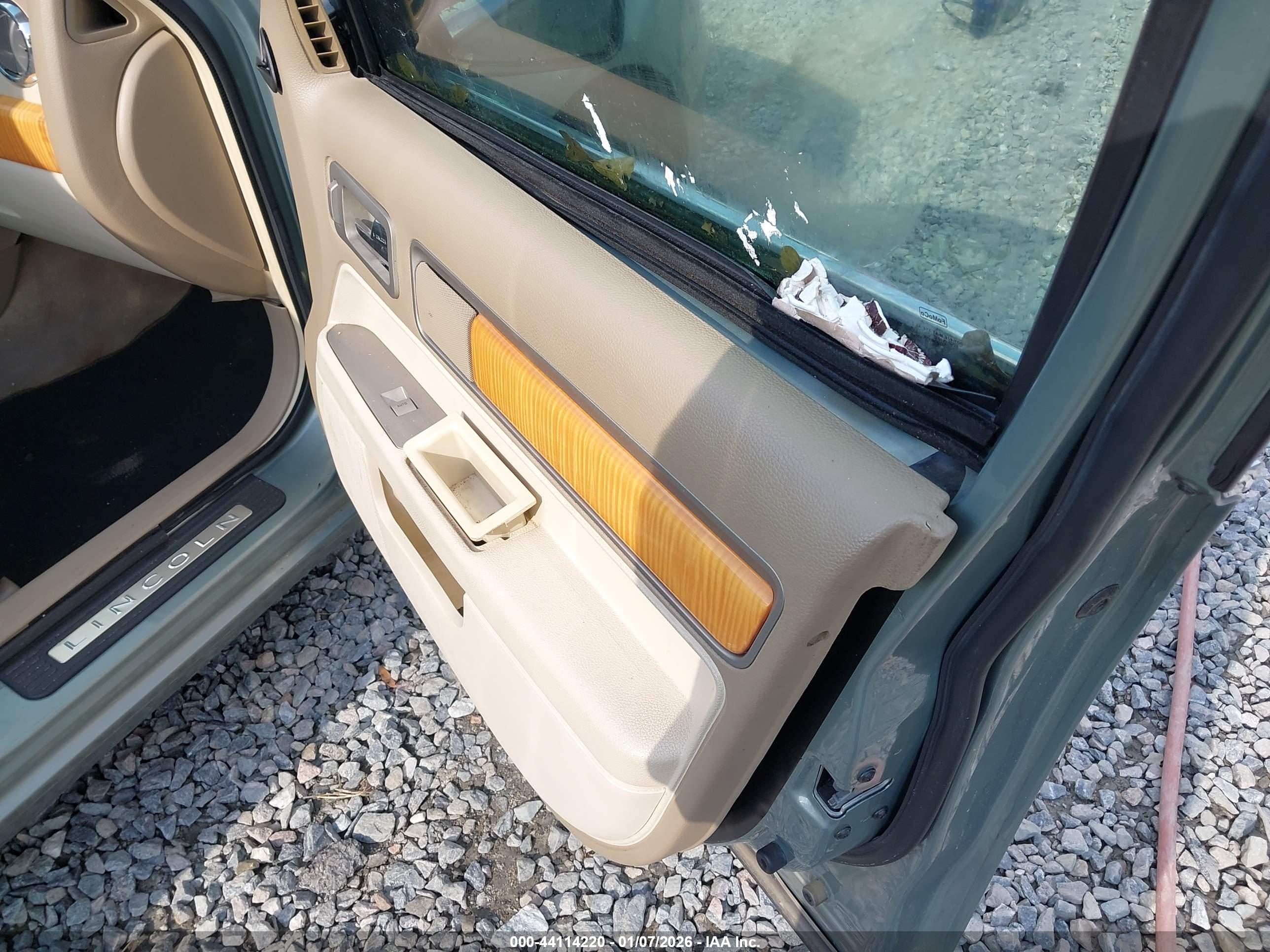 LINCOLN MKZ image 6