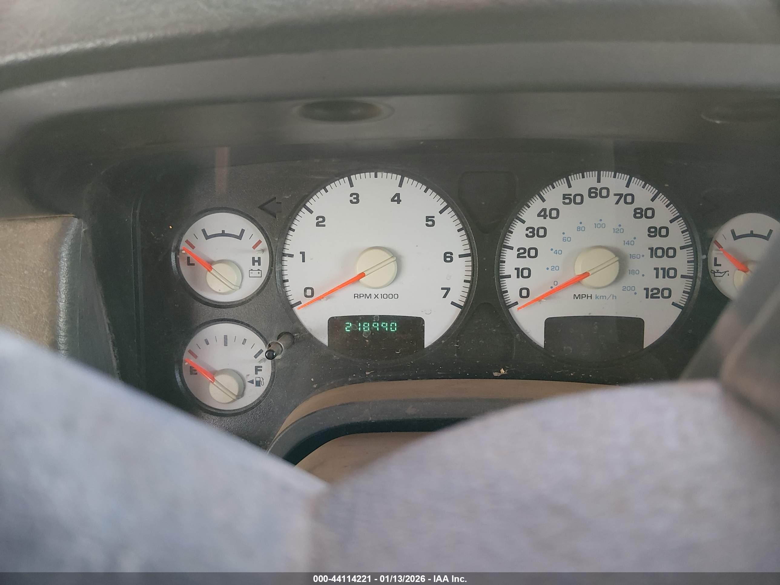 DODGE RAM image 7