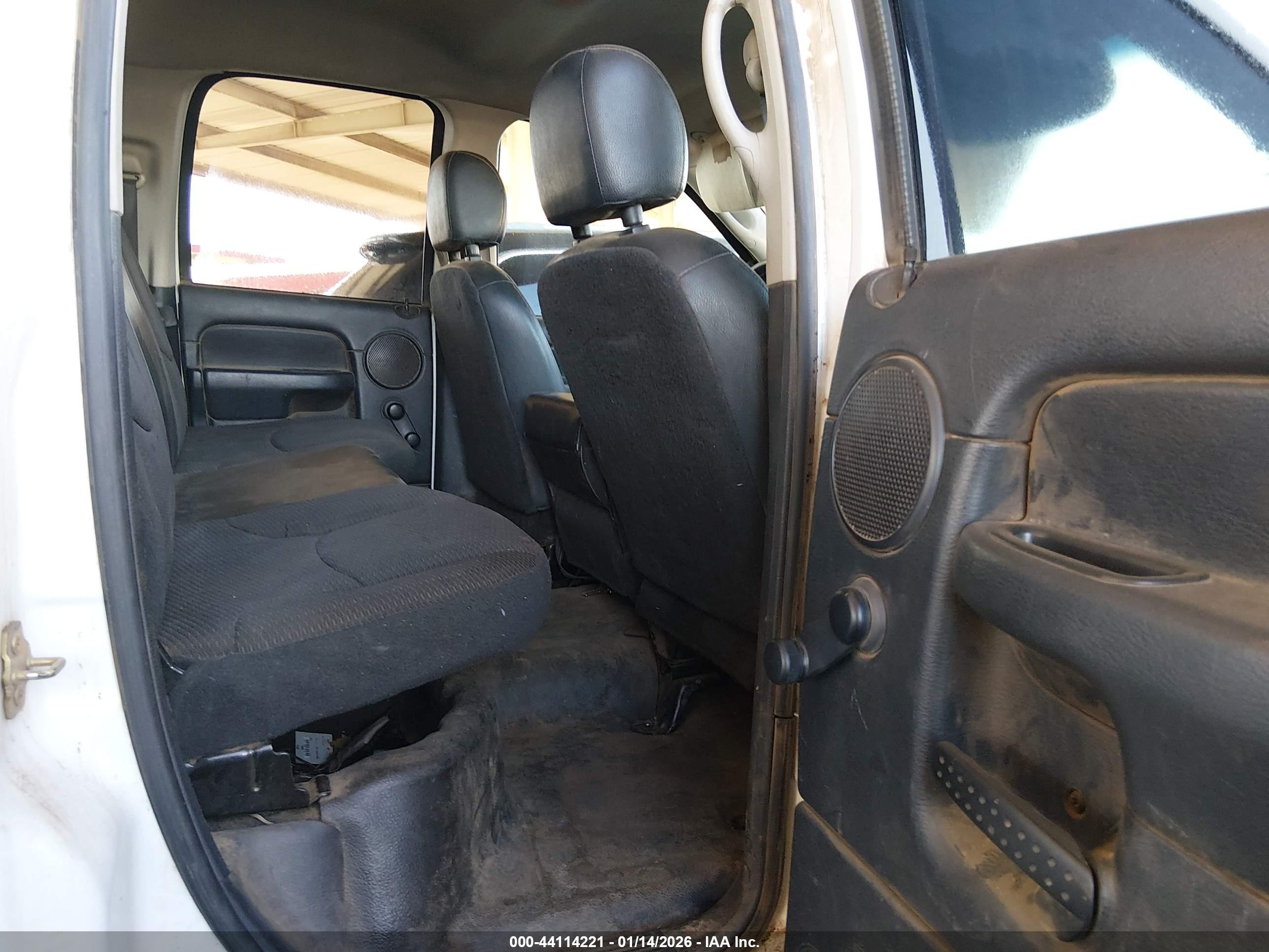 DODGE RAM image 8
