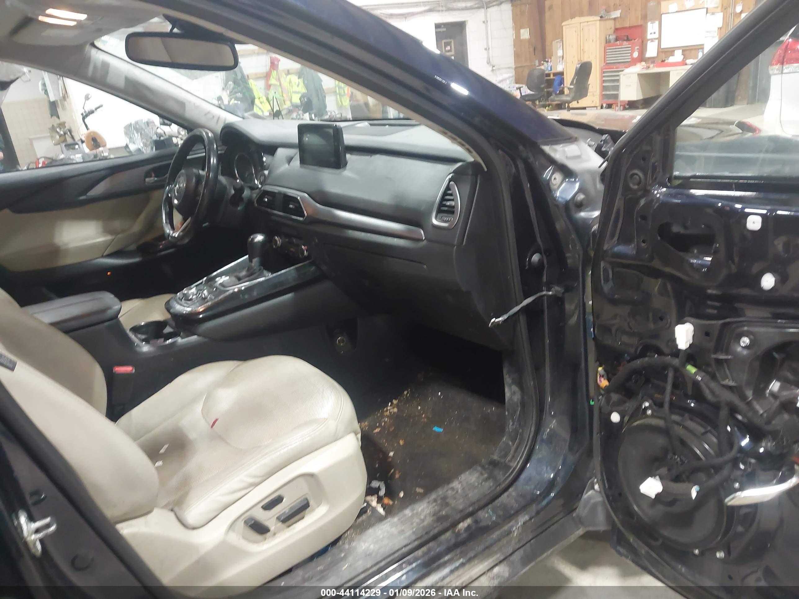 MAZDA CX-9 image 5