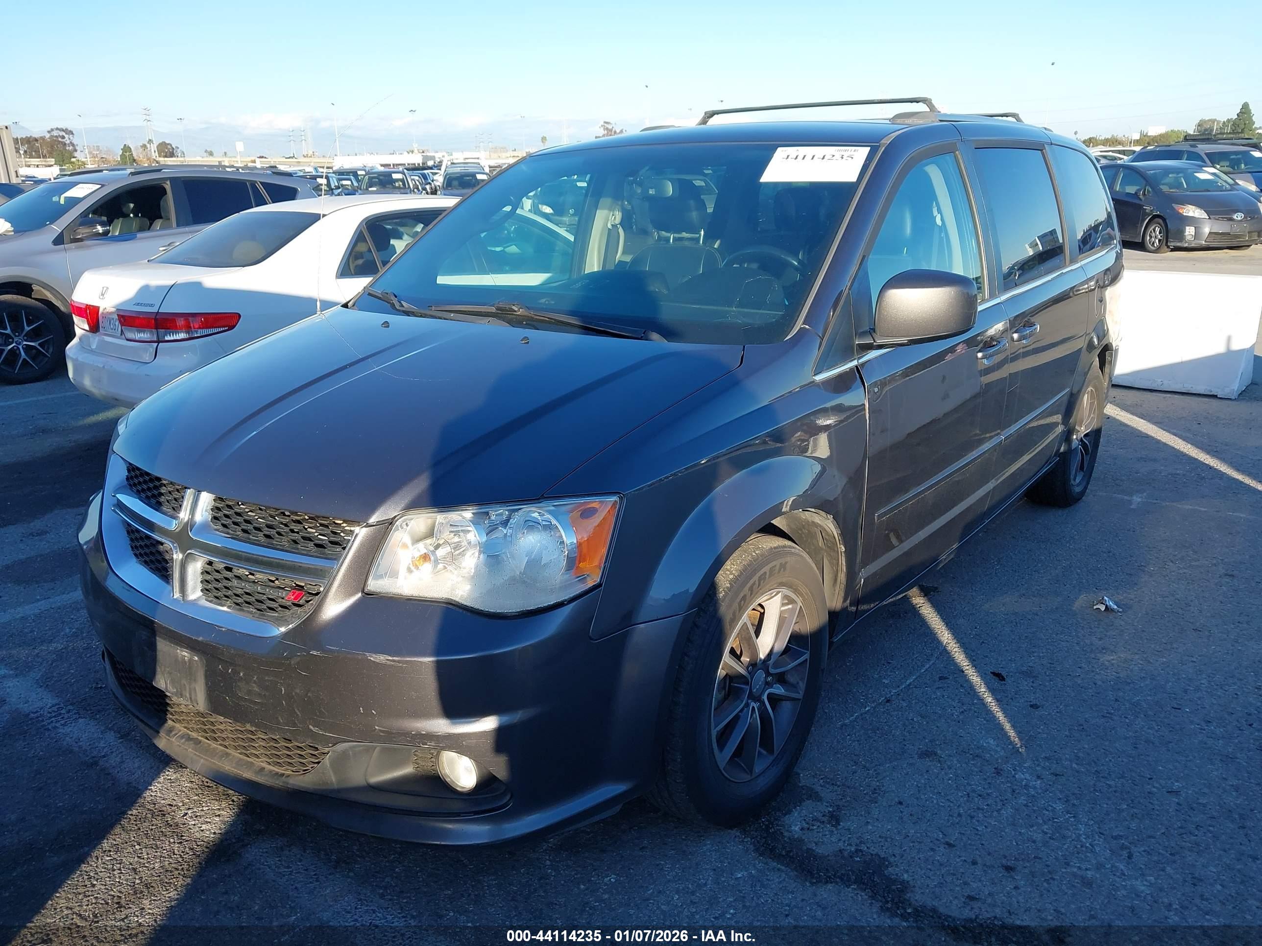 DODGE GRAND image 2