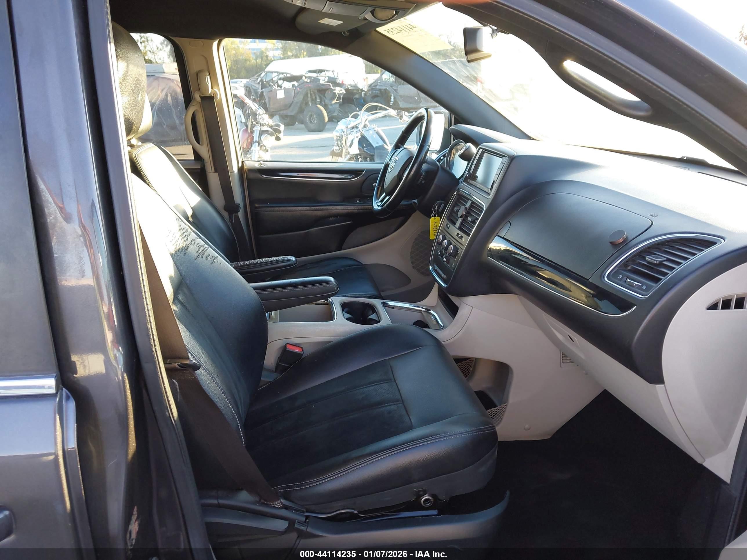 DODGE GRAND image 5