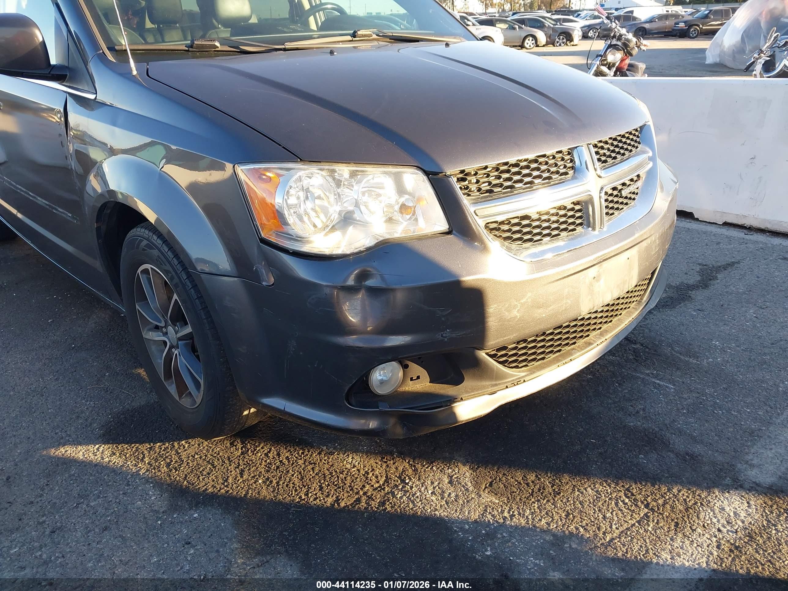 DODGE GRAND image 6