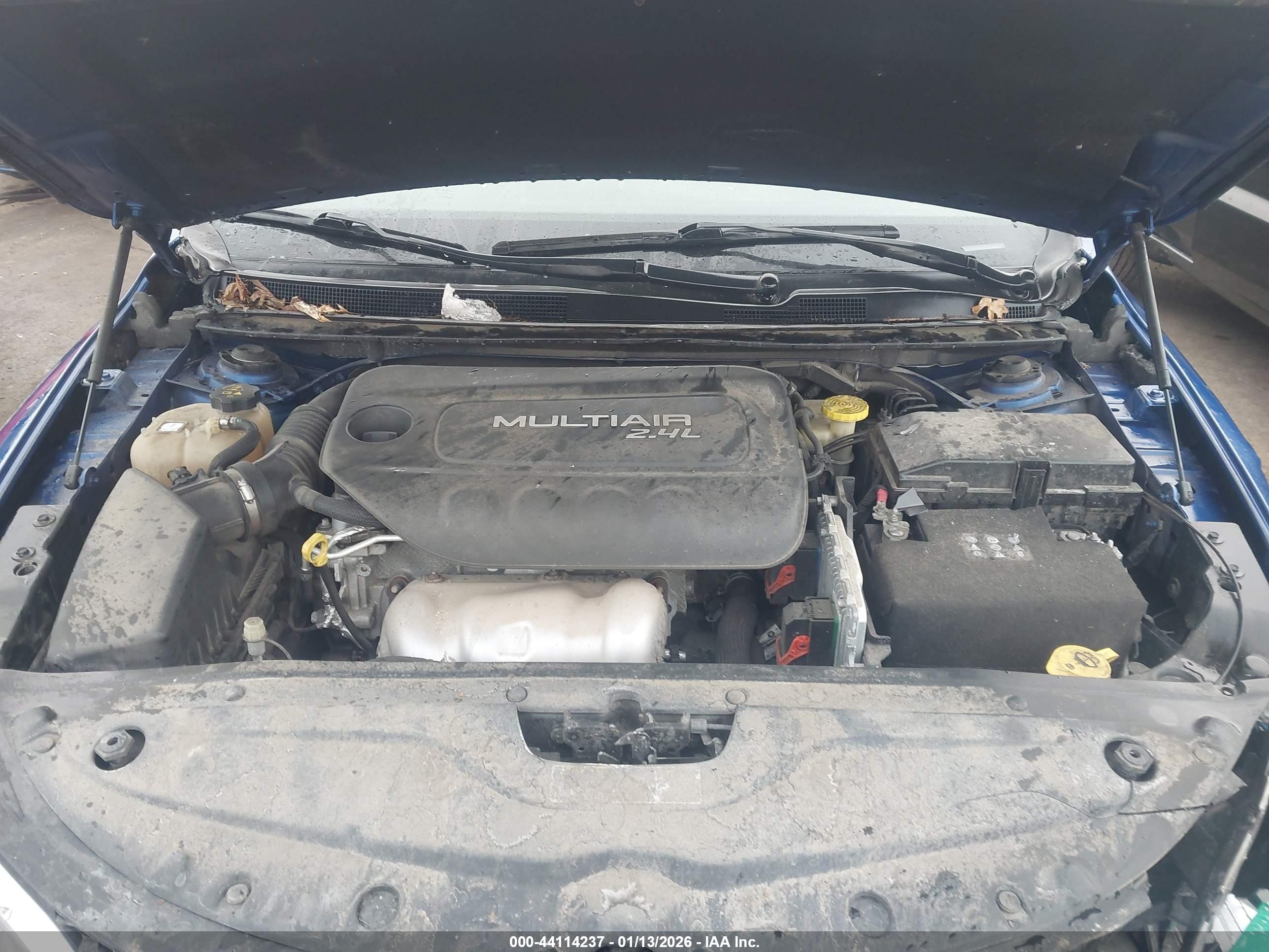 CHRYSLER 200 image 10