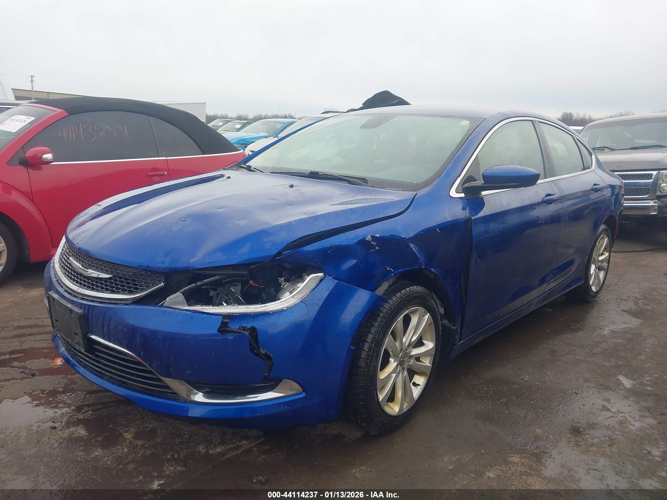 CHRYSLER 200 image 2