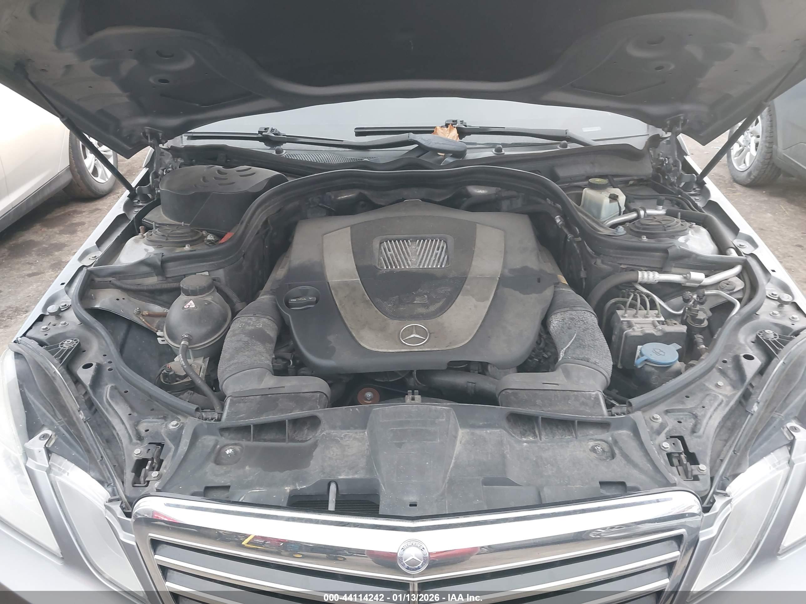 MERCEDES-BENZ E image 10