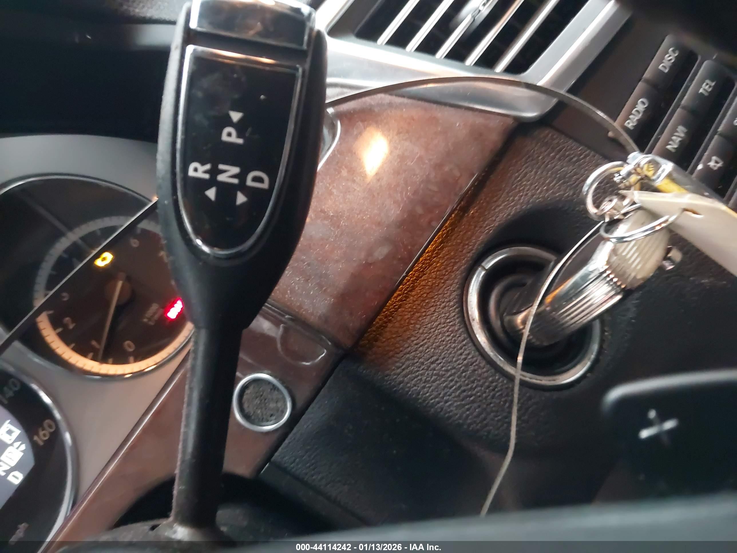 MERCEDES-BENZ E image 11