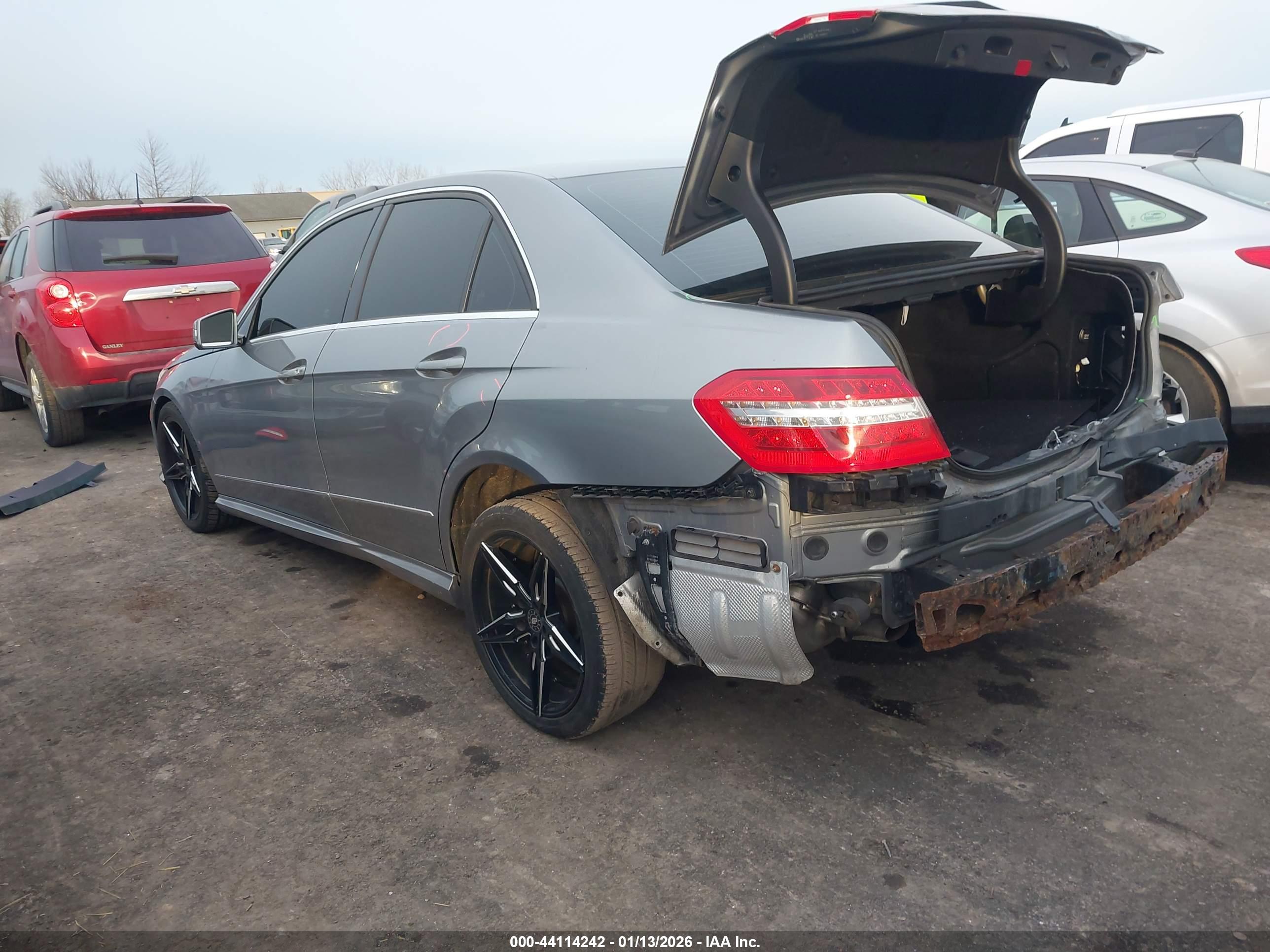 MERCEDES-BENZ E image 3