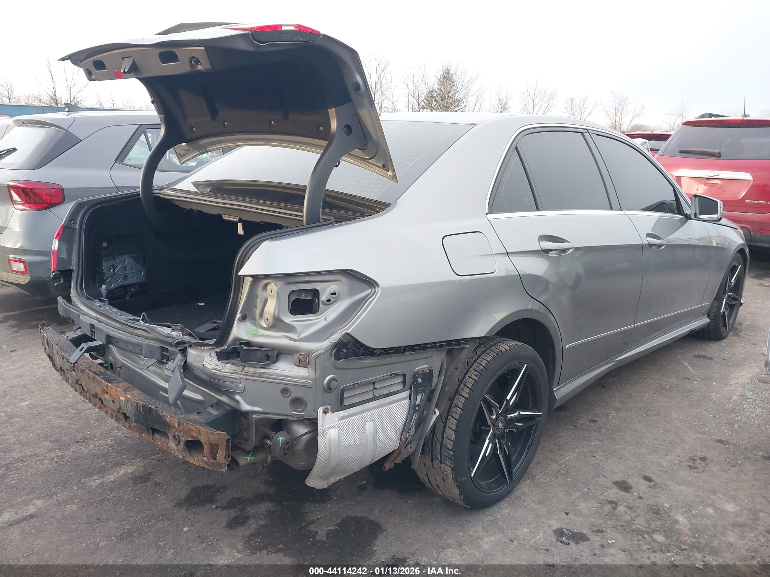MERCEDES-BENZ E image 4