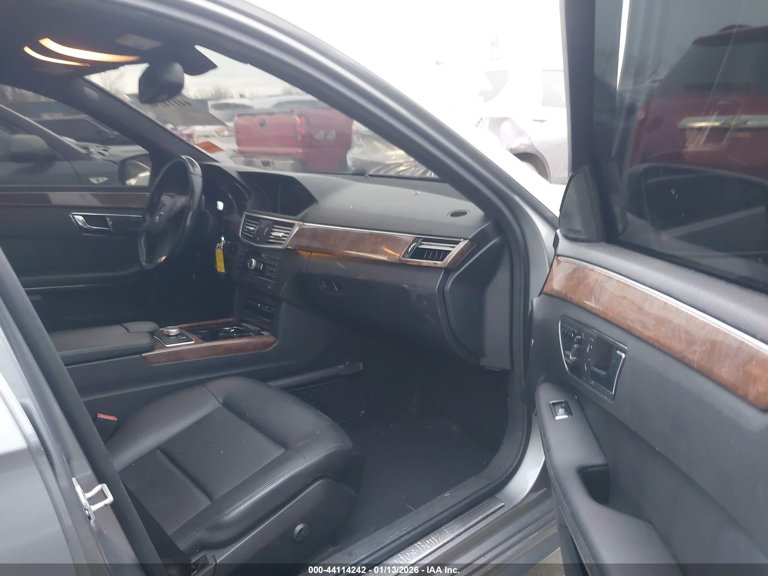 MERCEDES-BENZ E image 5