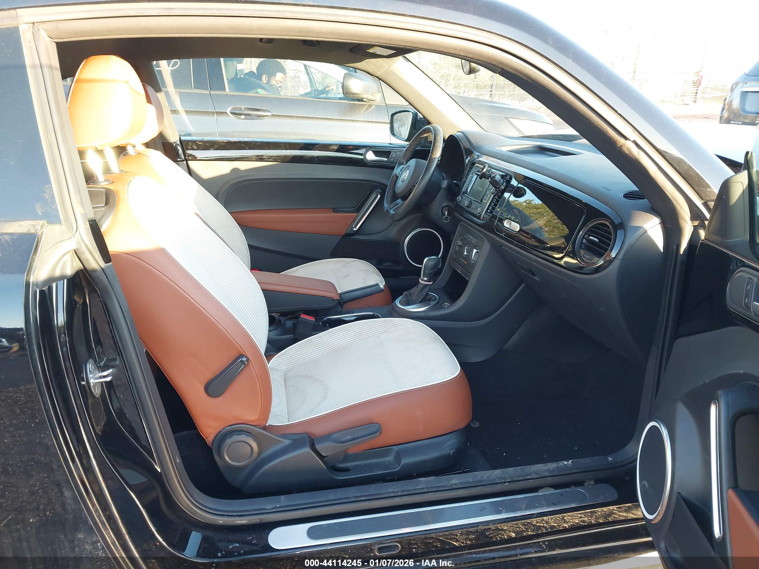 VOLKSWAGEN BEETLE image 5
