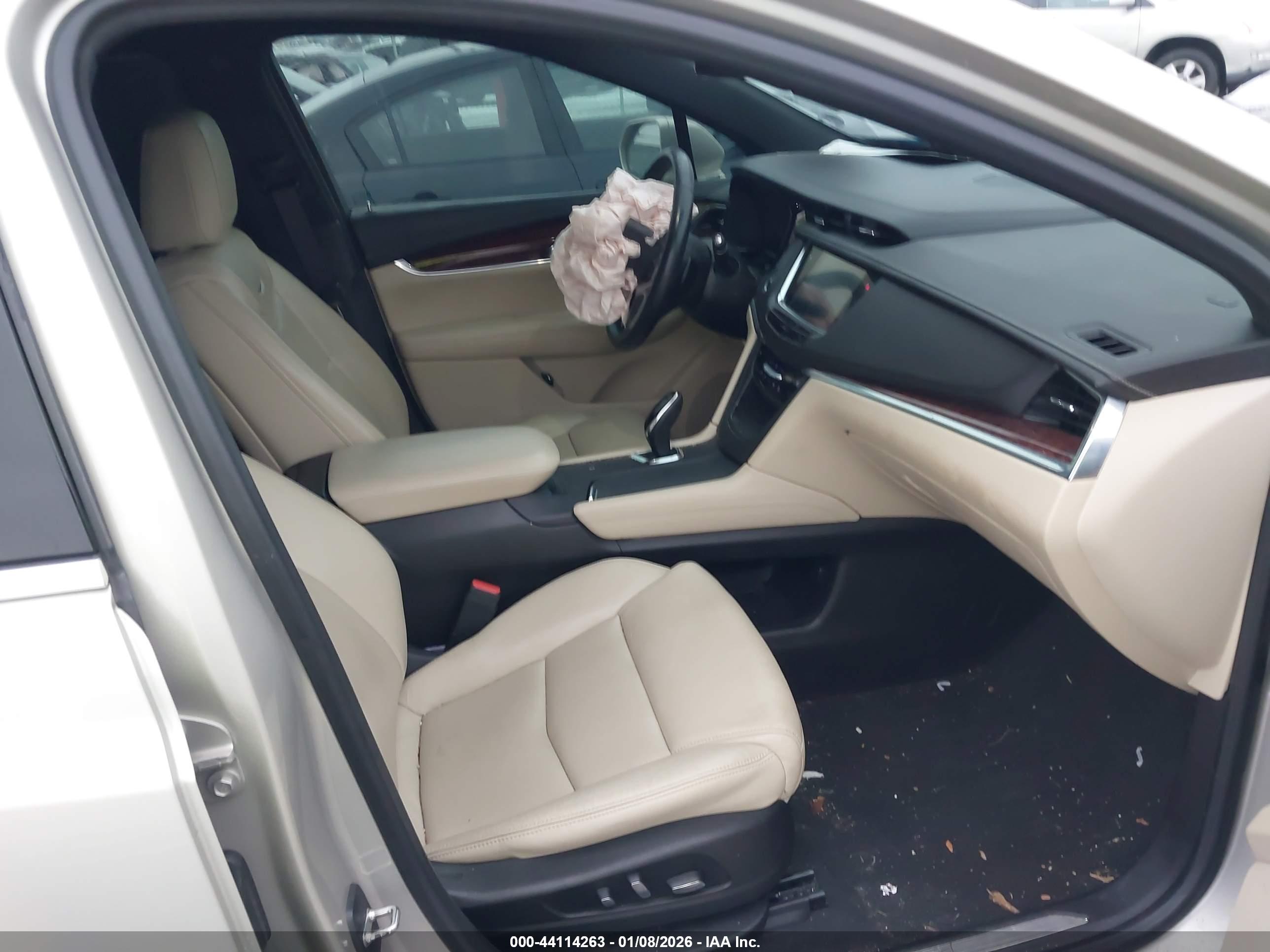 CADILLAC XT5 image 5