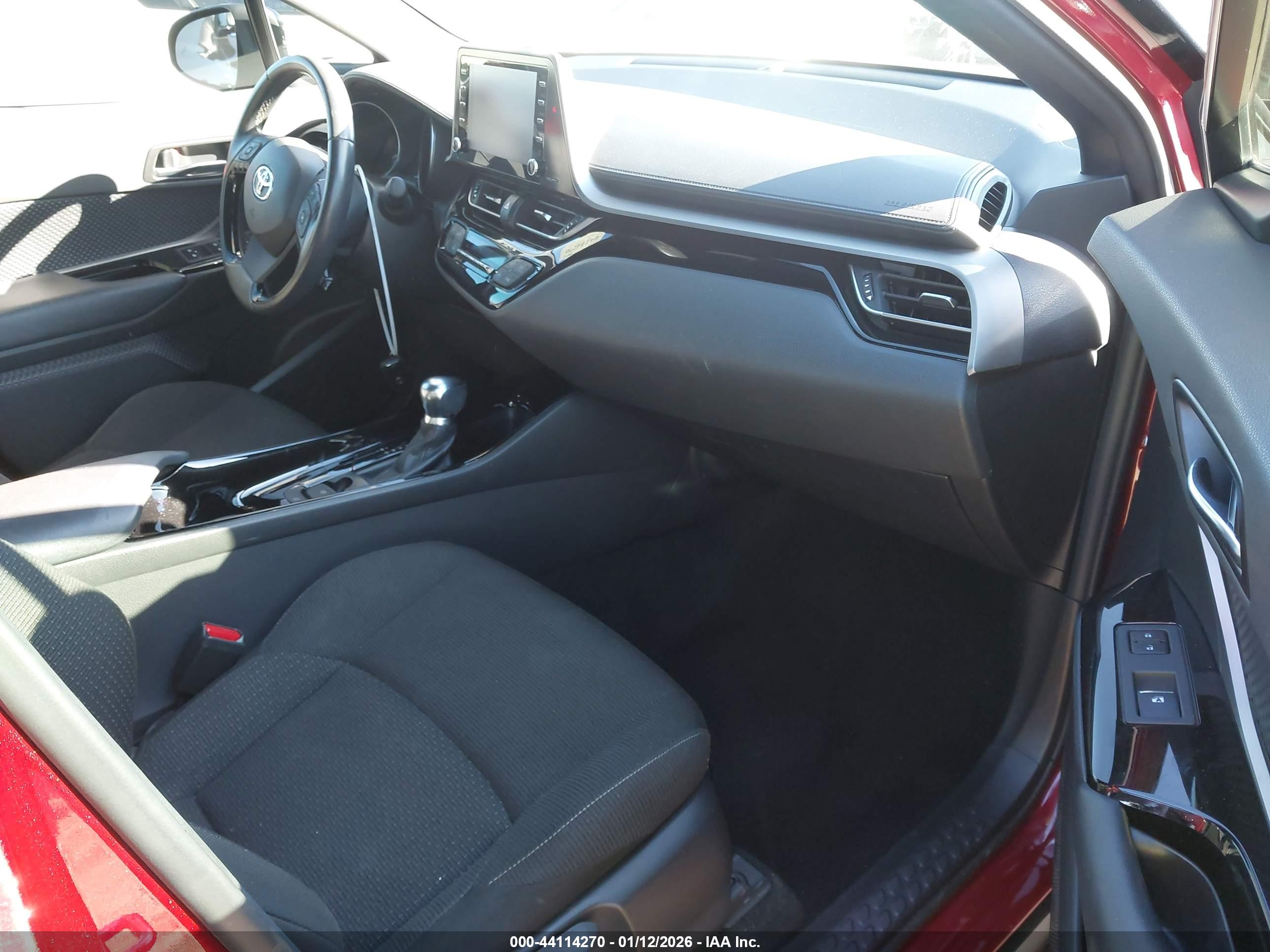 TOYOTA C-HR image 5