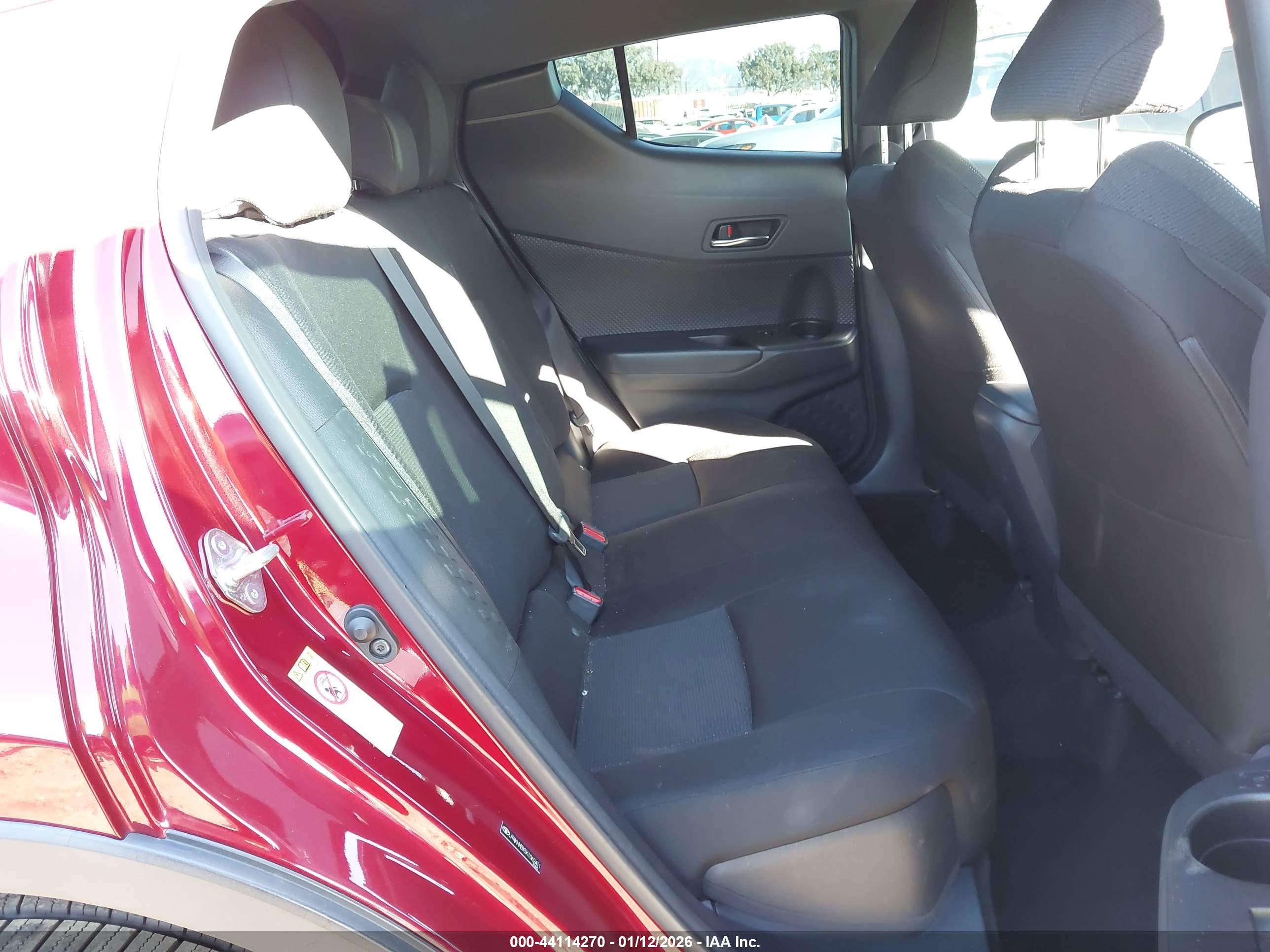 TOYOTA C-HR image 8