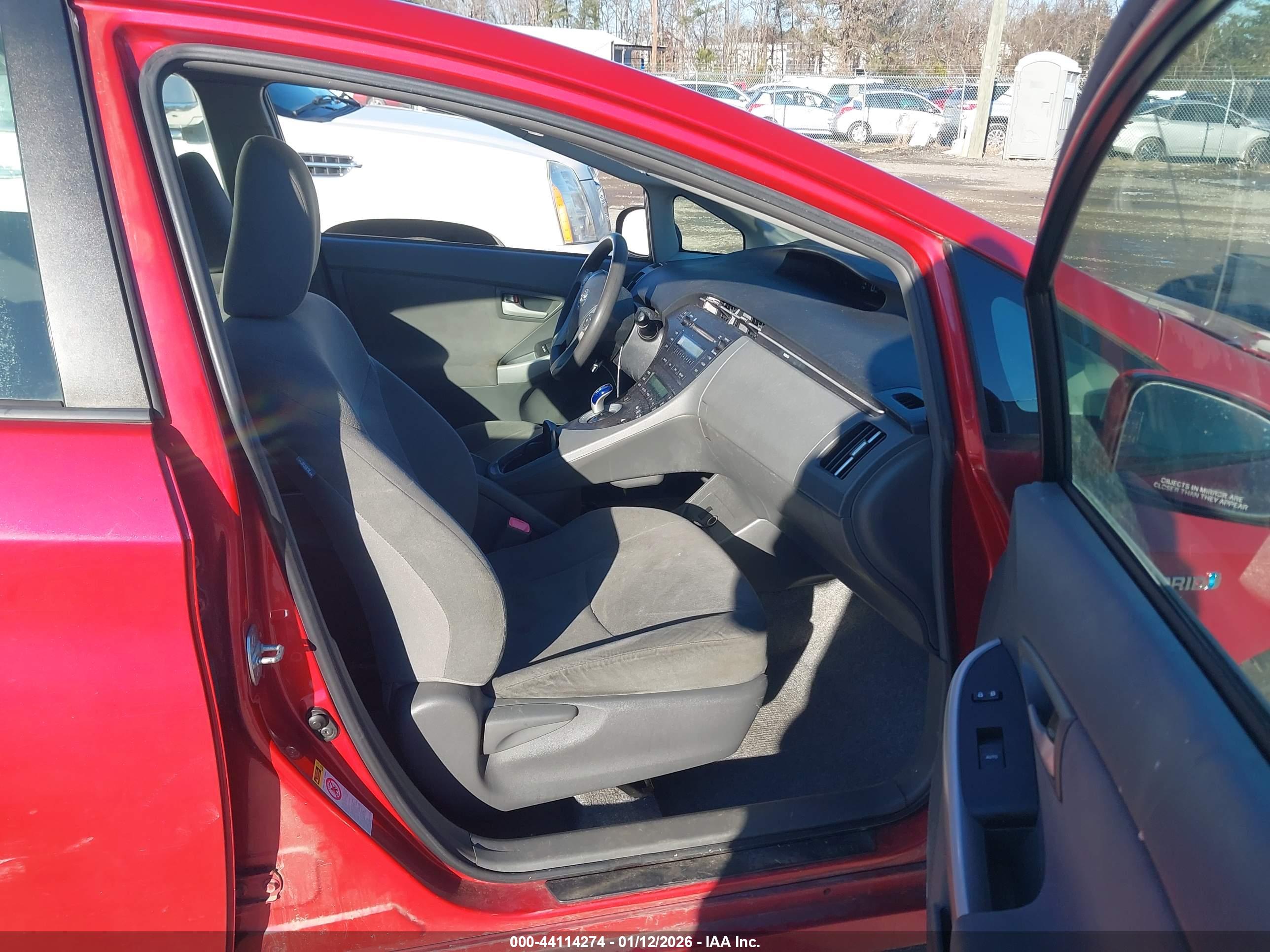 TOYOTA PRIUS image 5