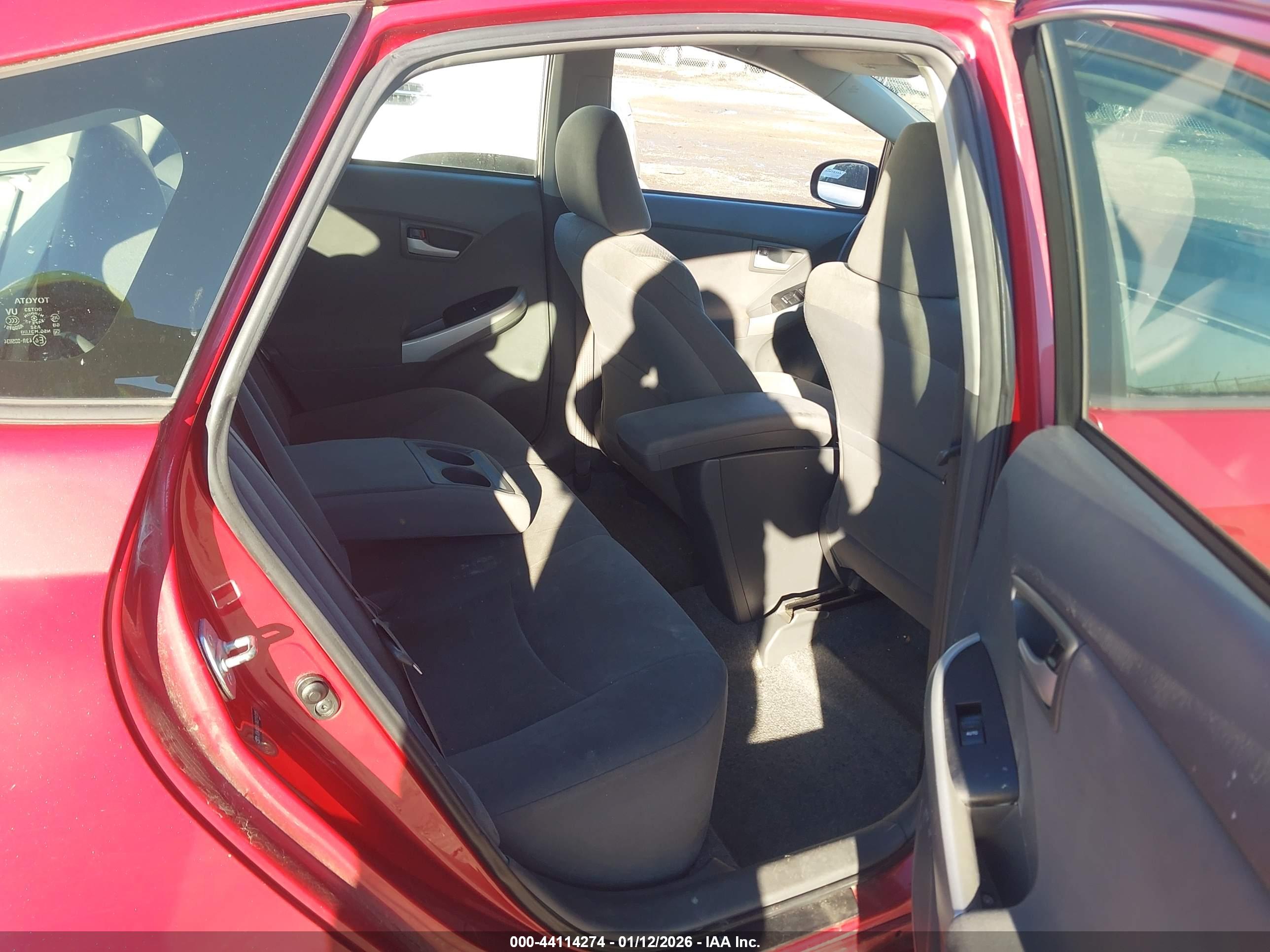TOYOTA PRIUS image 8