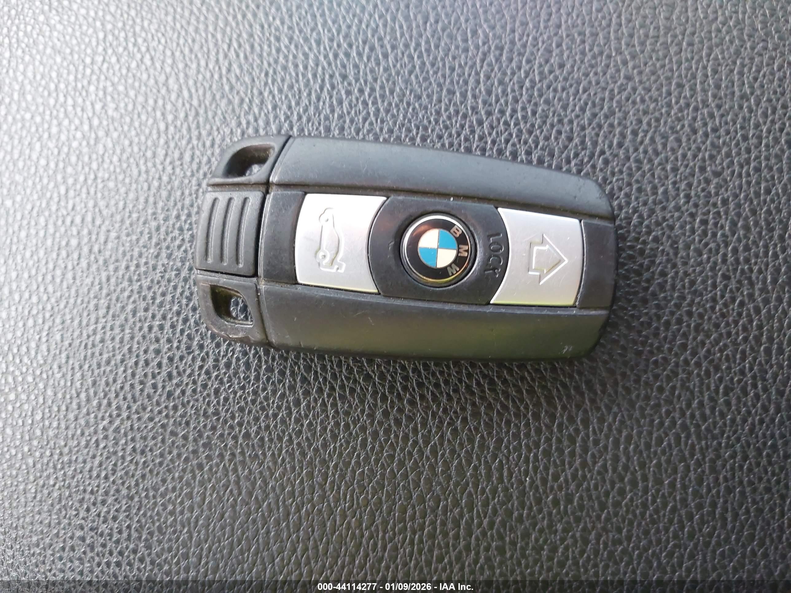 BMW 328XI image 11