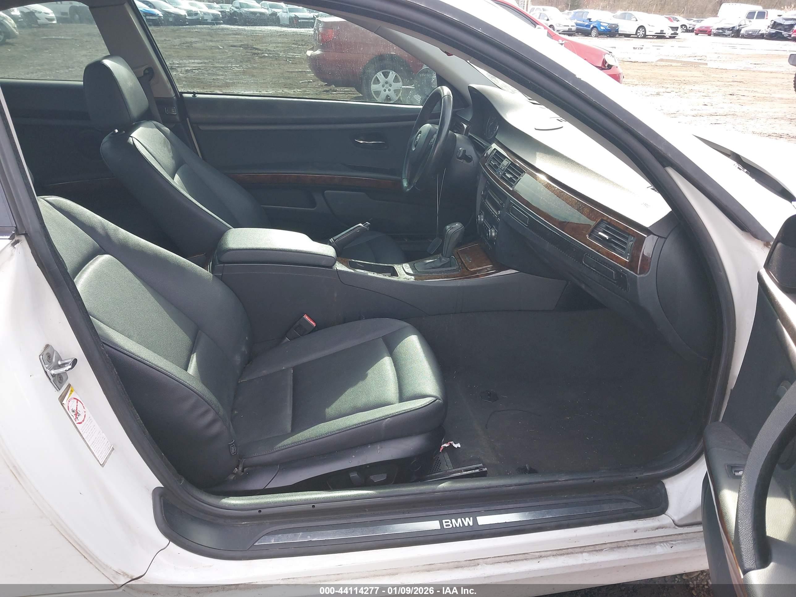 BMW 328XI image 5